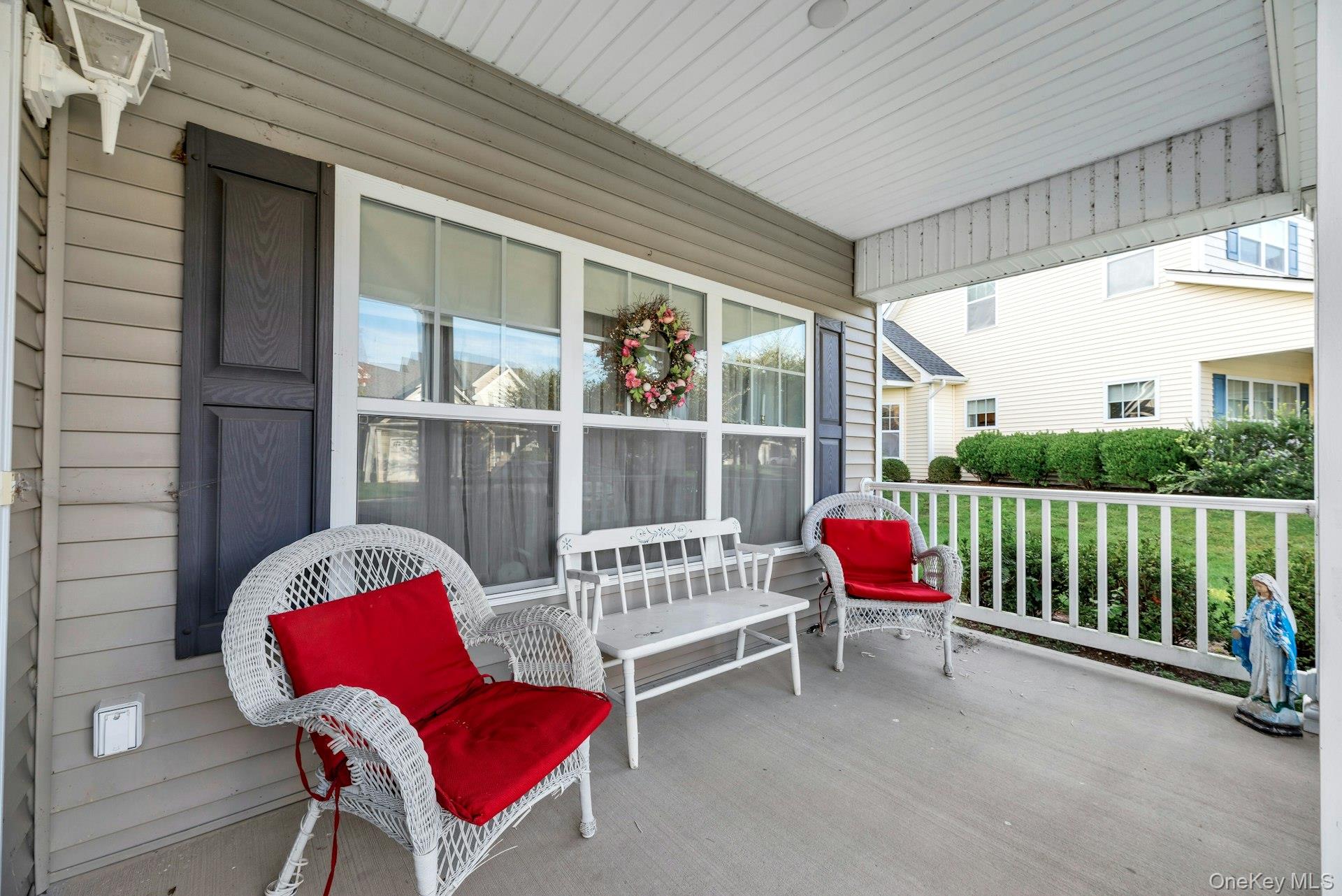 159 Stoneleigh Drive, Riverhead, NY 11901