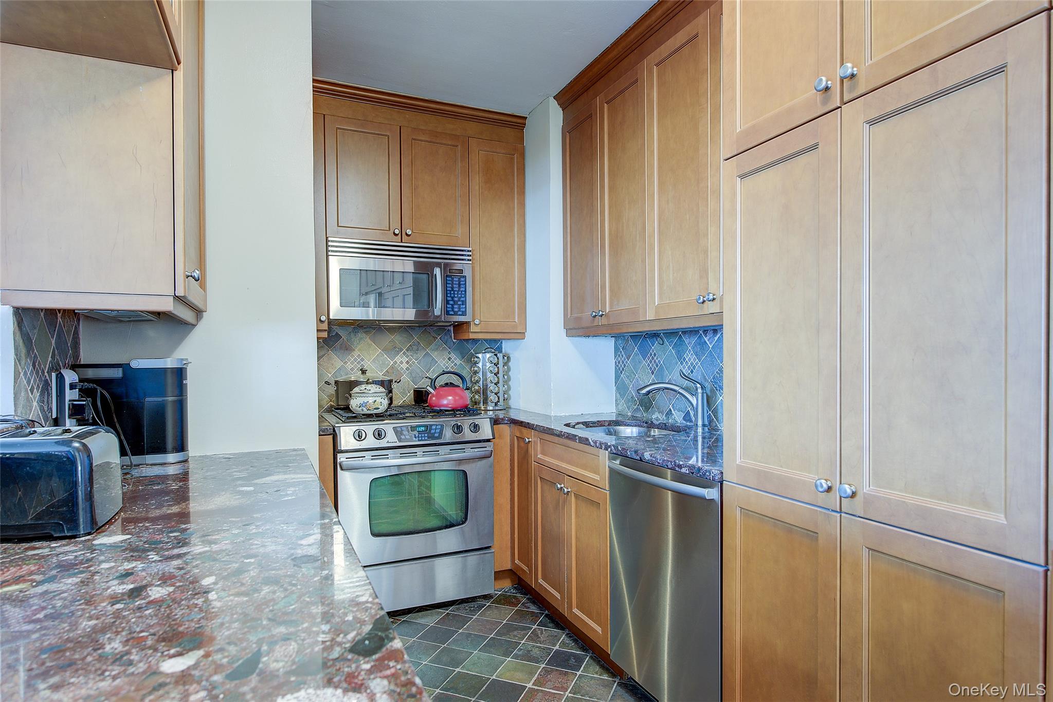 110-45 Queens Boulevard # 810, Forest Hills, NY 11375