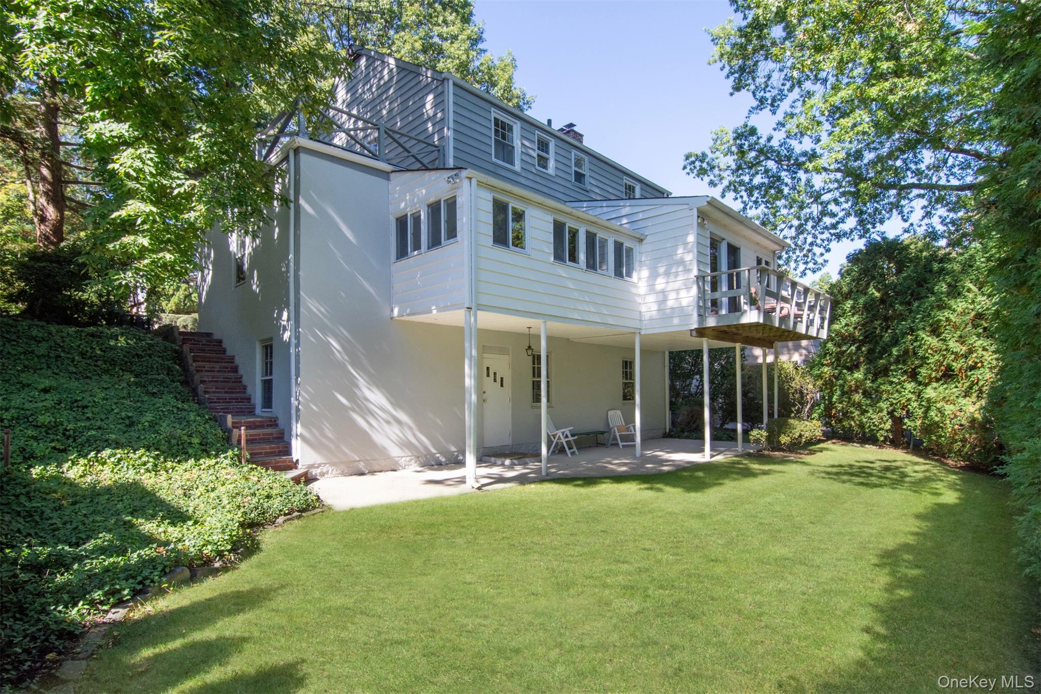 466 California Road, Bronxville, NY 10708