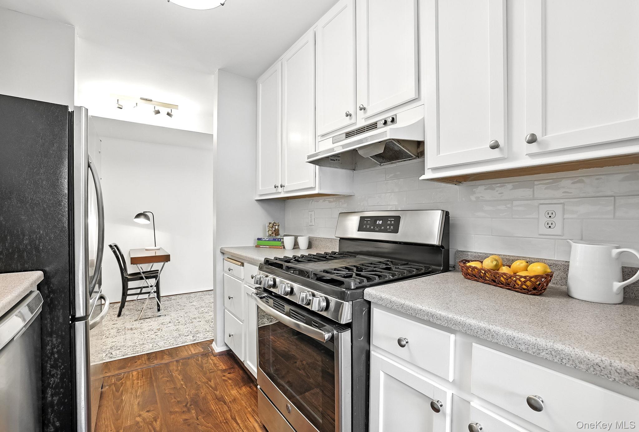 348 Central Park Avenue # C15, Scarsdale, NY 10583