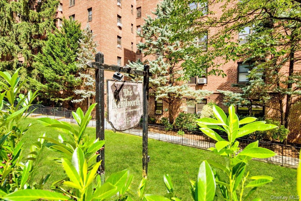 142 Garth Road # TE, Scarsdale, NY 10583