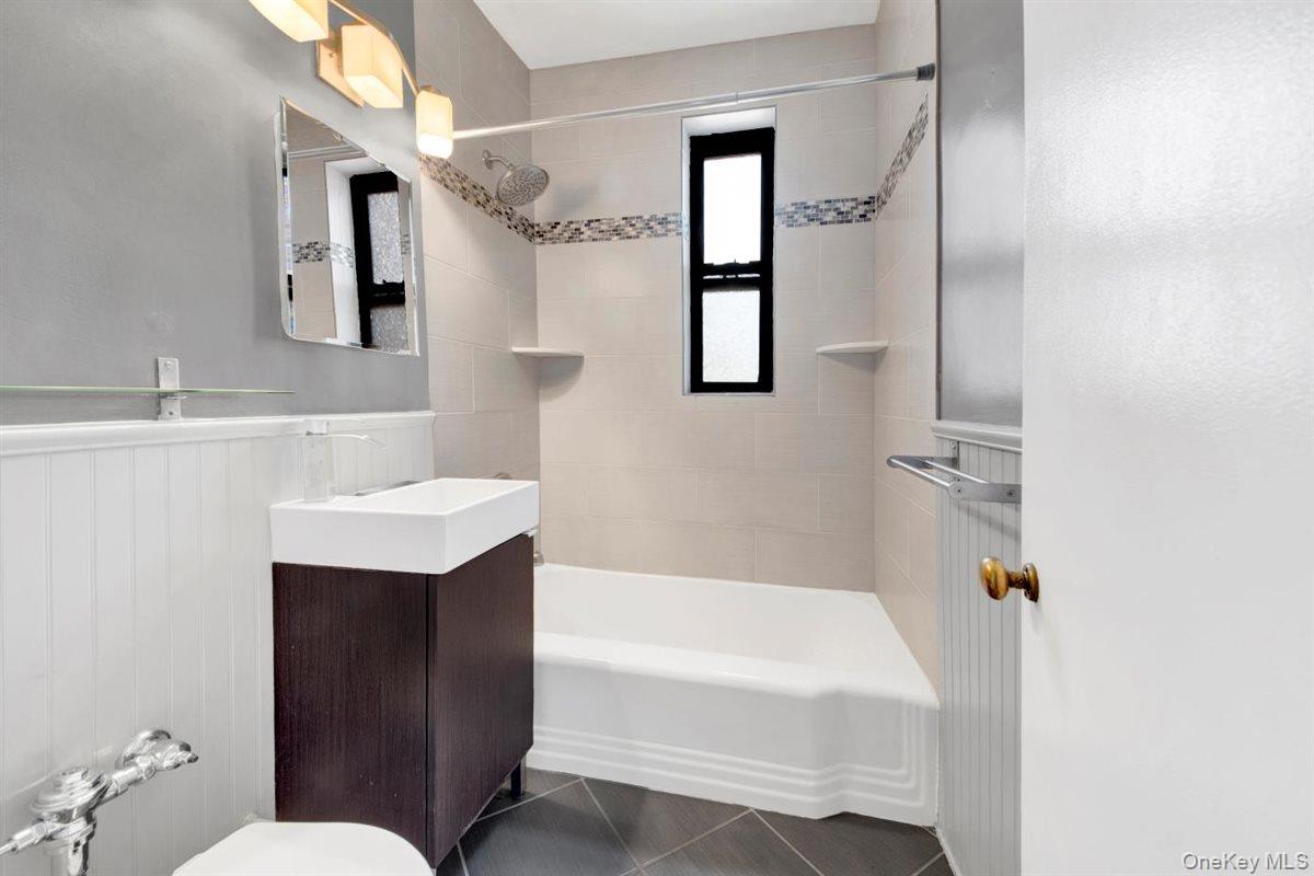 142 Garth Road # TE, Scarsdale, NY 10583