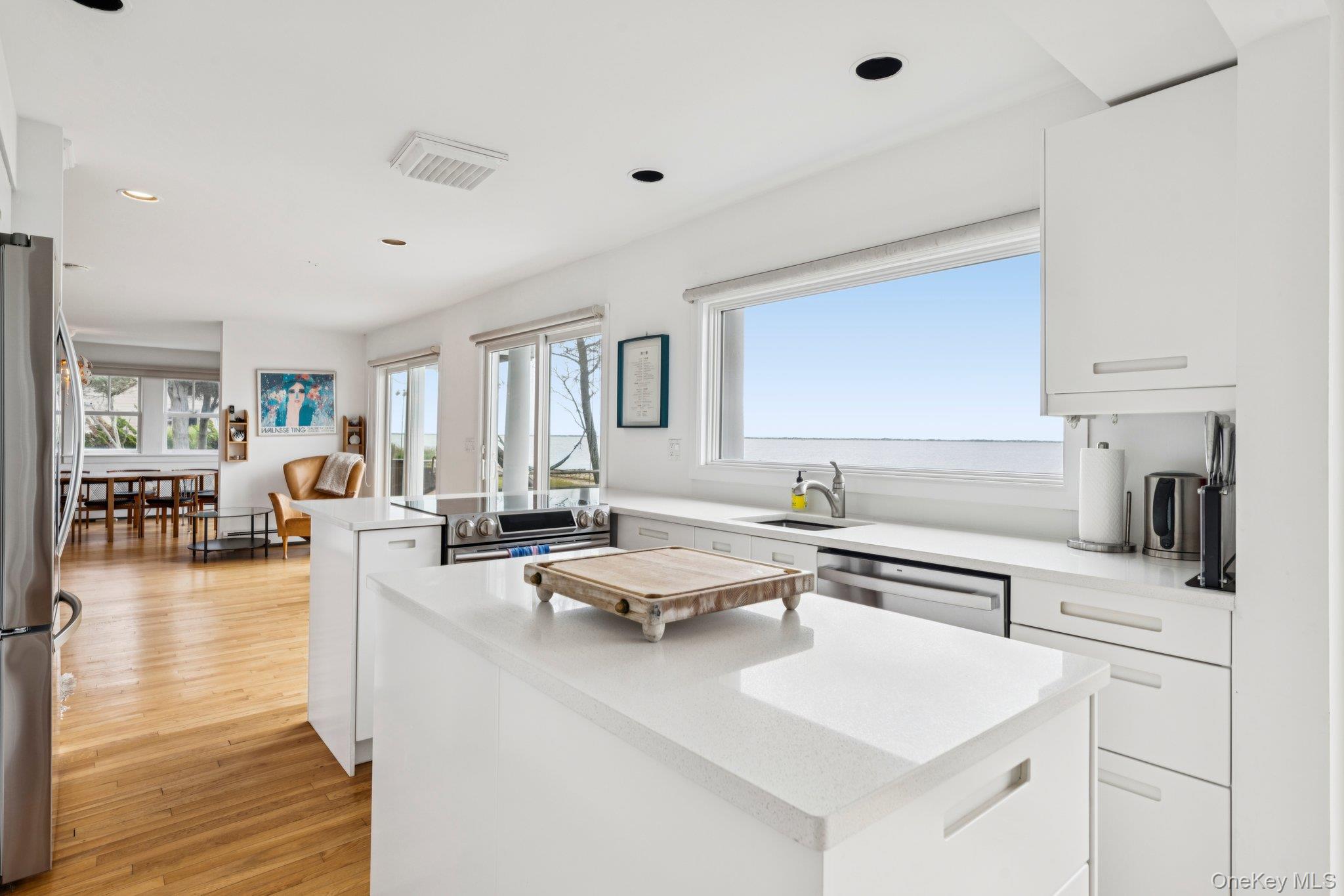 5 Bay Road, East Patchogue, NY 11772