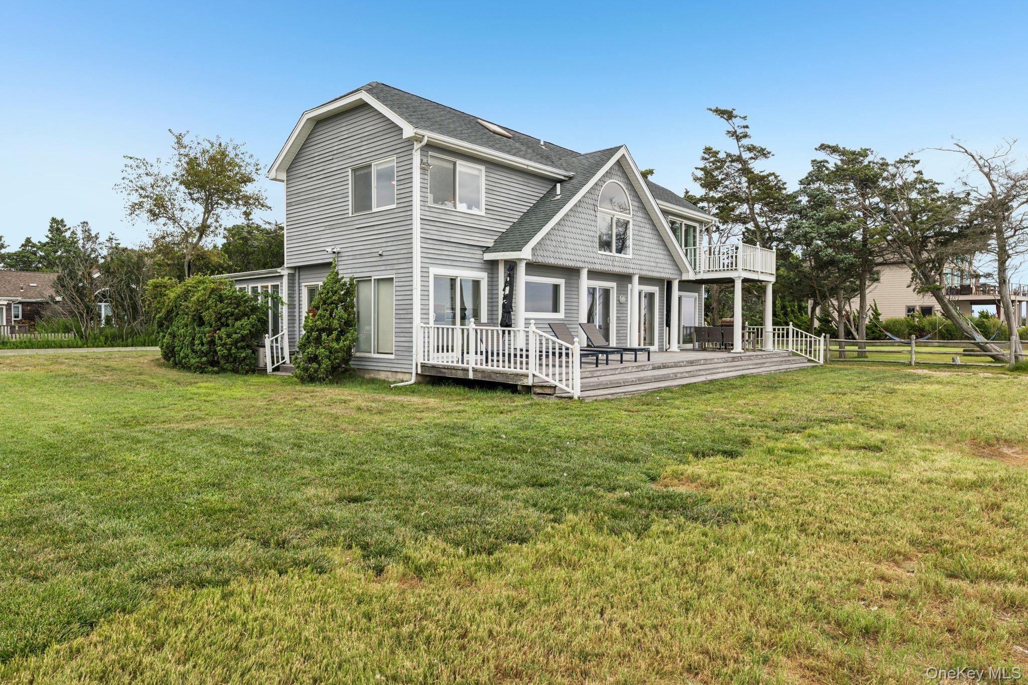5 Bay Road, East Patchogue, NY 11772