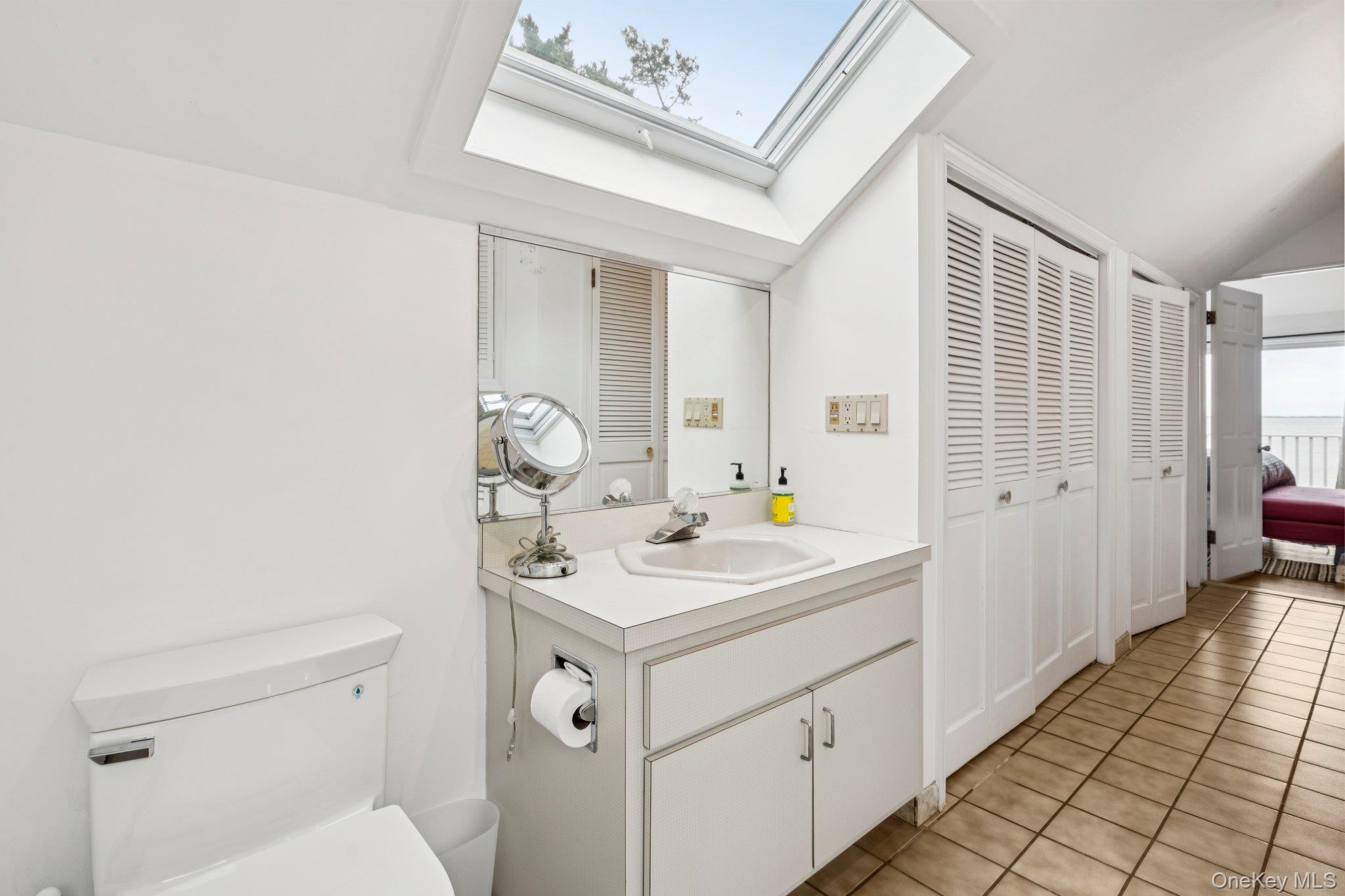 5 Bay Road, East Patchogue, NY 11772