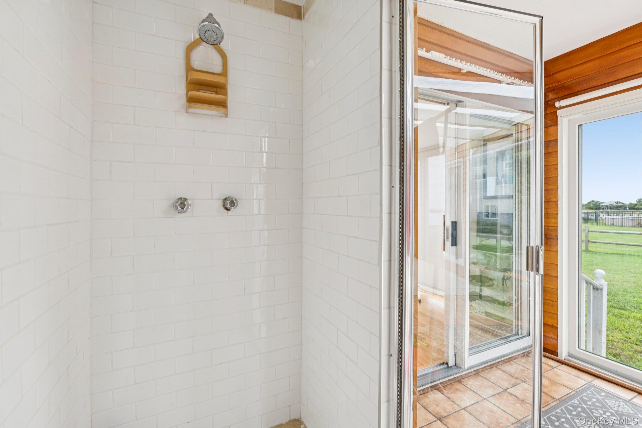 5 Bay Road, East Patchogue, NY 11772