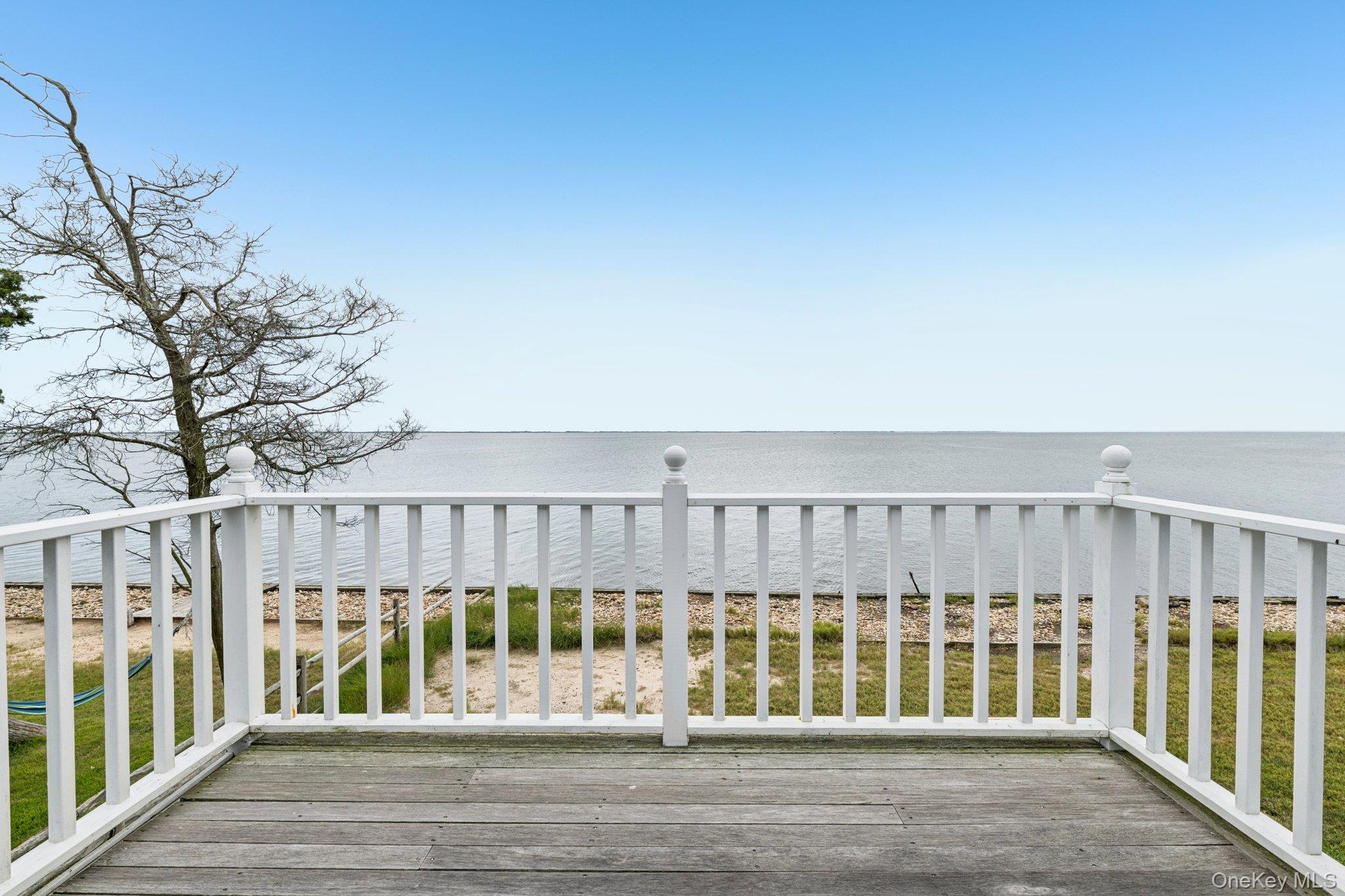 5 Bay Road, East Patchogue, NY 11772