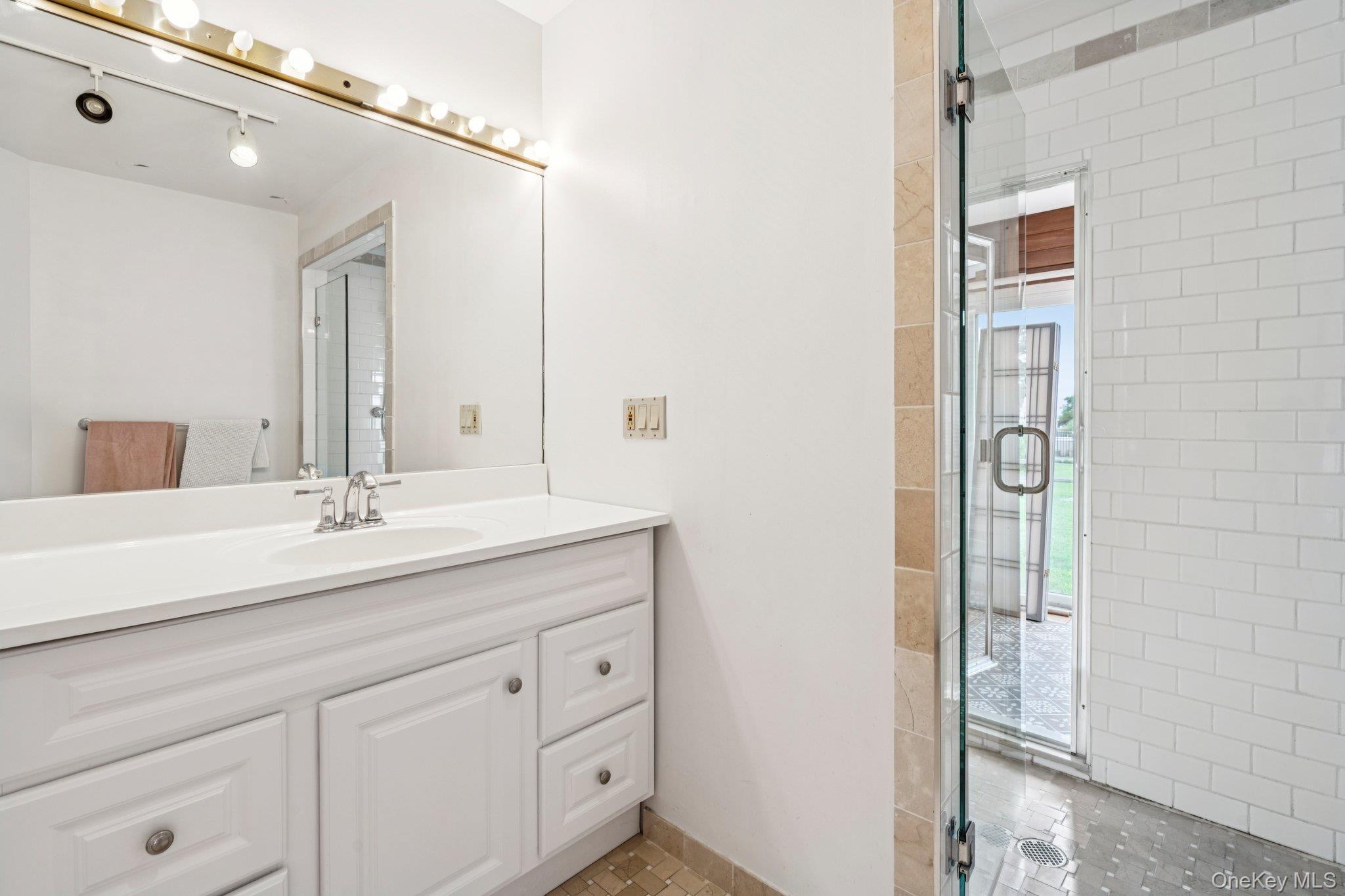 5 Bay Road, East Patchogue, NY 11772