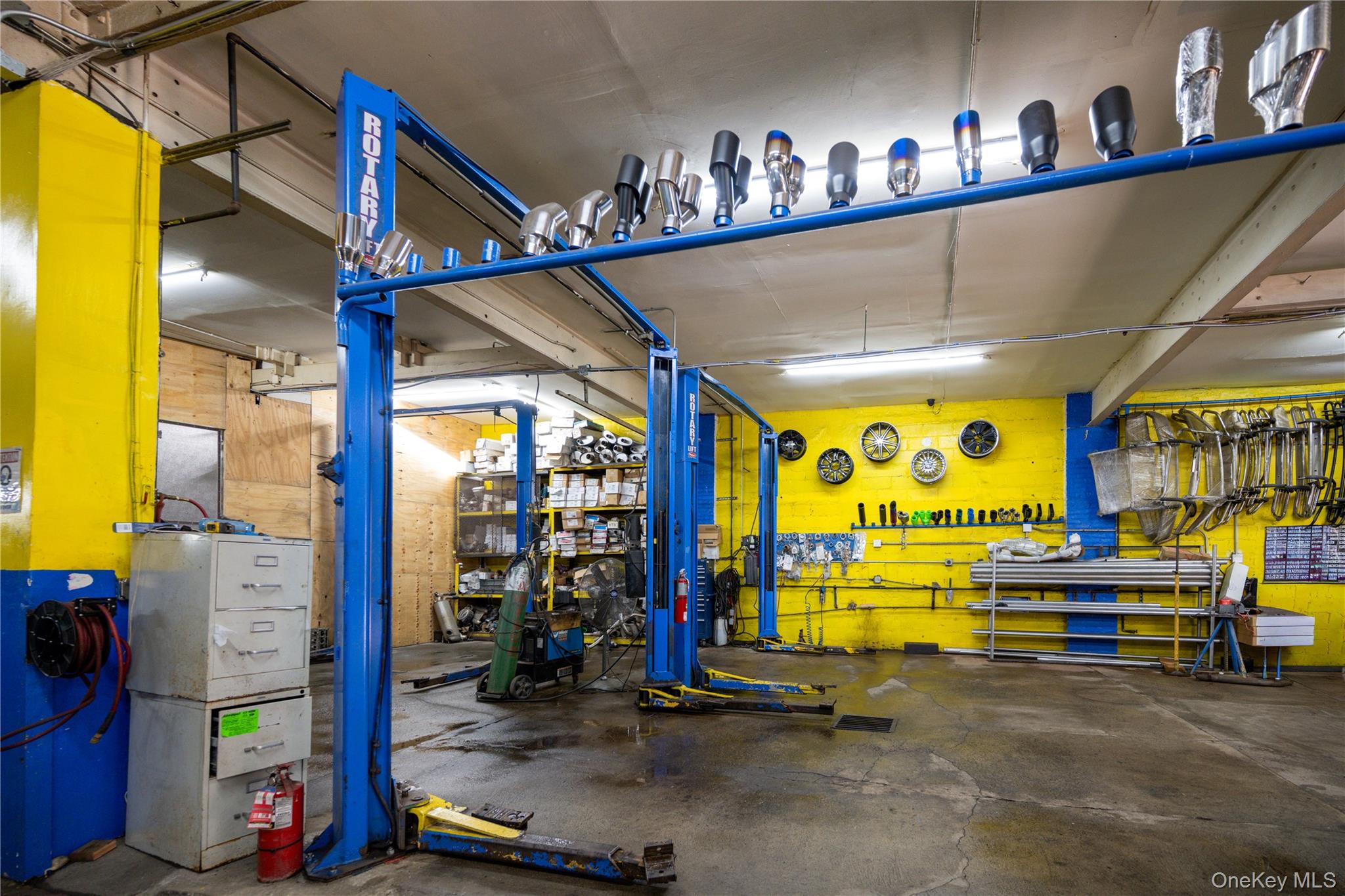 112-13 Roosevelt Avenue, Corona, NY 11368