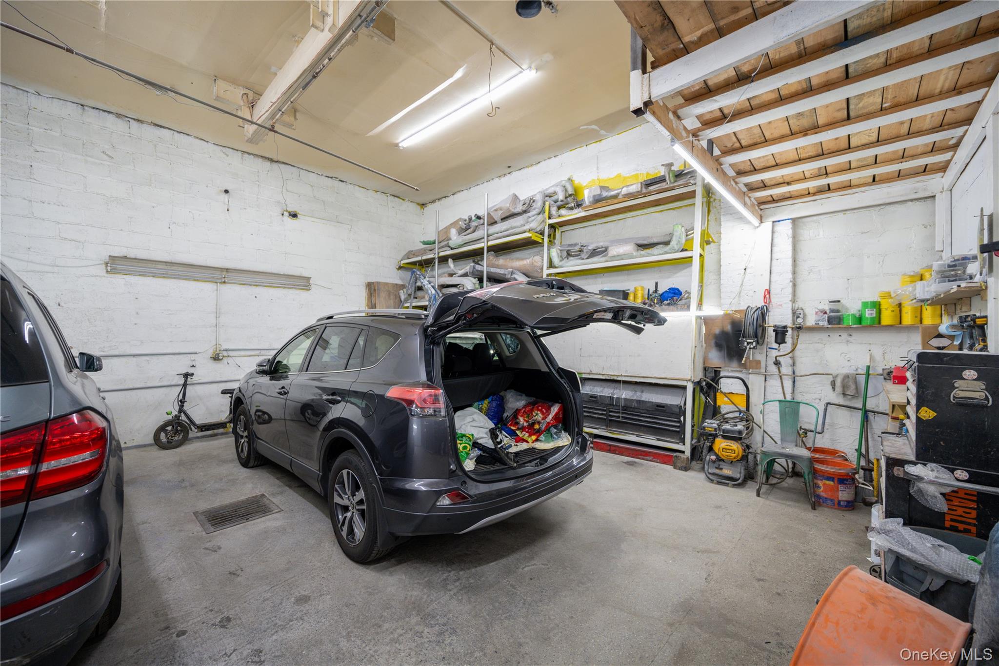 112-13 Roosevelt Avenue, Corona, NY 11368