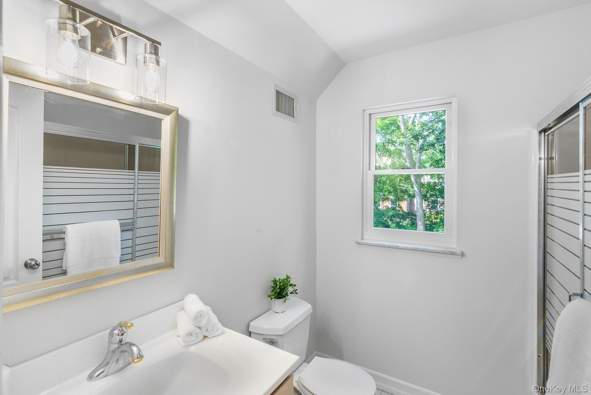 138A Montauk Highway, Westhampton, NY 11977