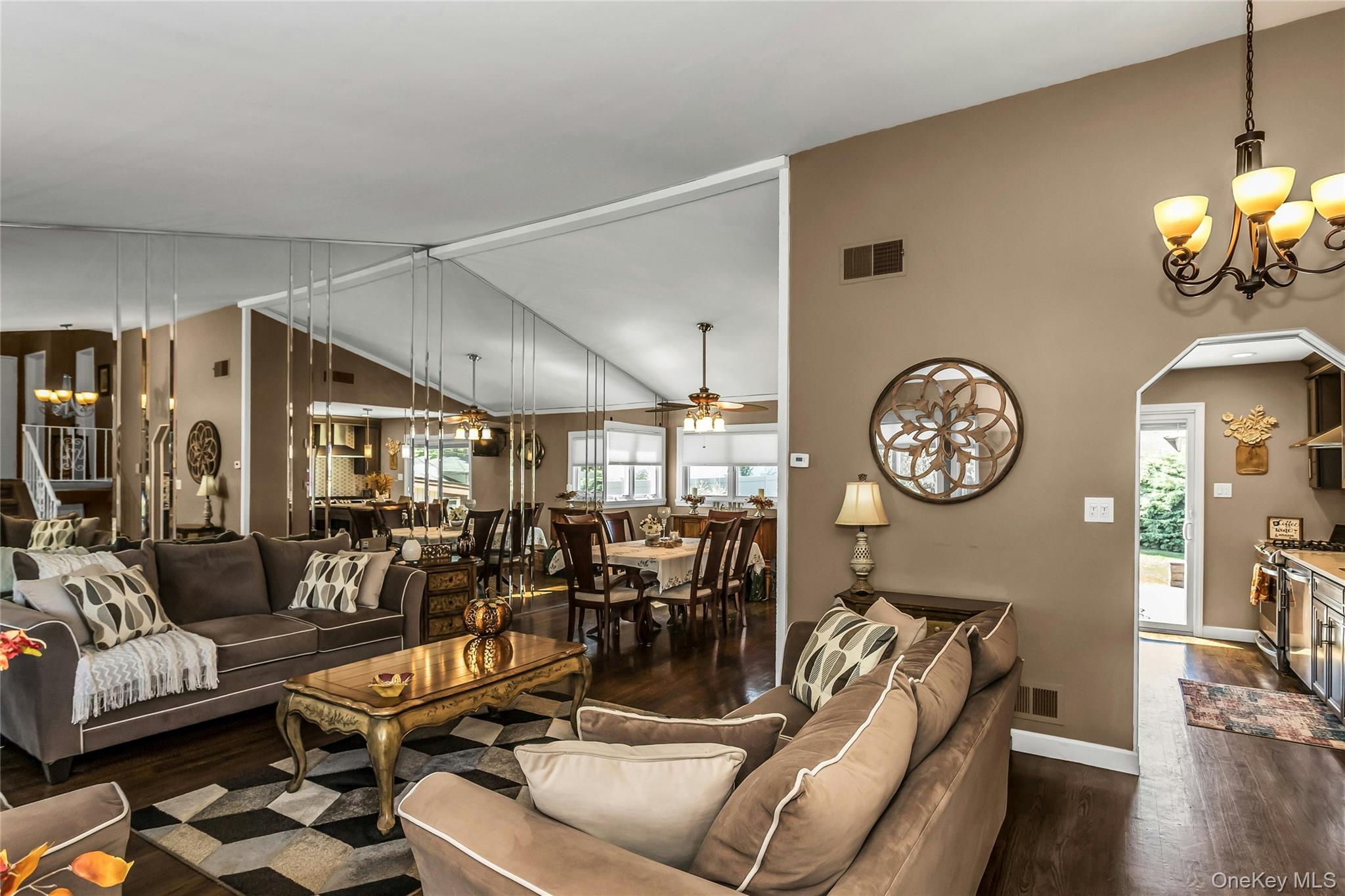 3 Harrow Lane, Old Bethpage, NY 11804