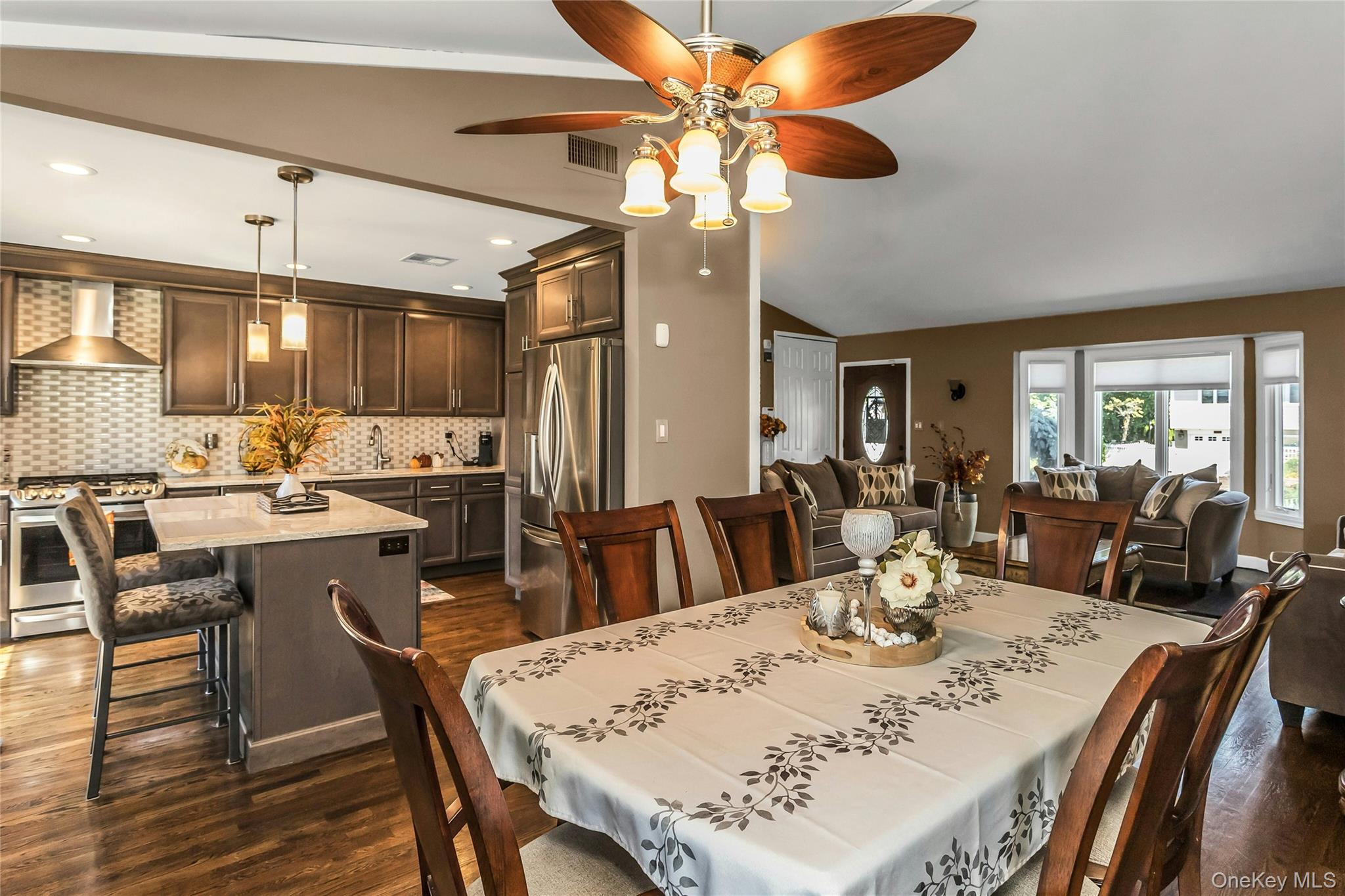 3 Harrow Lane, Old Bethpage, NY 11804