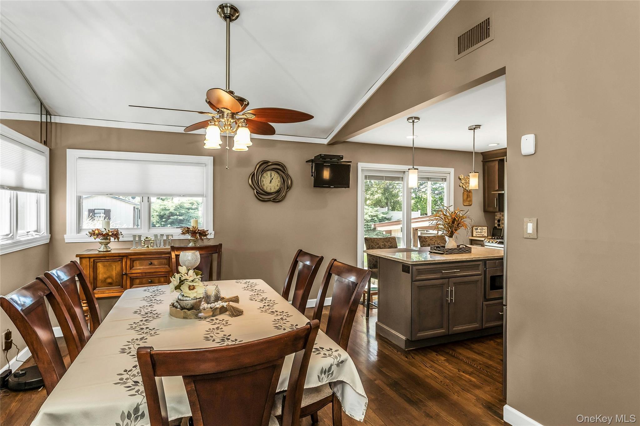 3 Harrow Lane, Old Bethpage, NY 11804