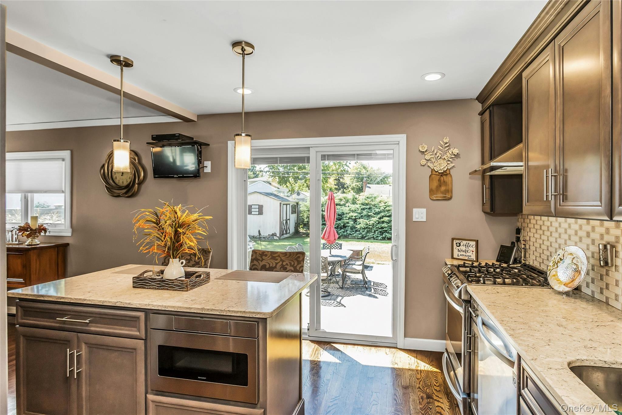 3 Harrow Lane, Old Bethpage, NY 11804