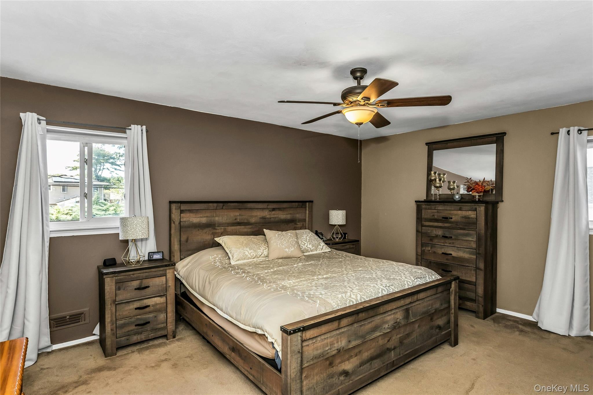 3 Harrow Lane, Old Bethpage, NY 11804