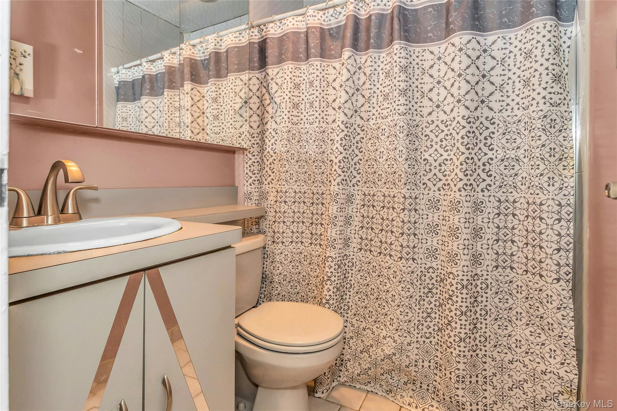 3 Harrow Lane, Old Bethpage, NY 11804