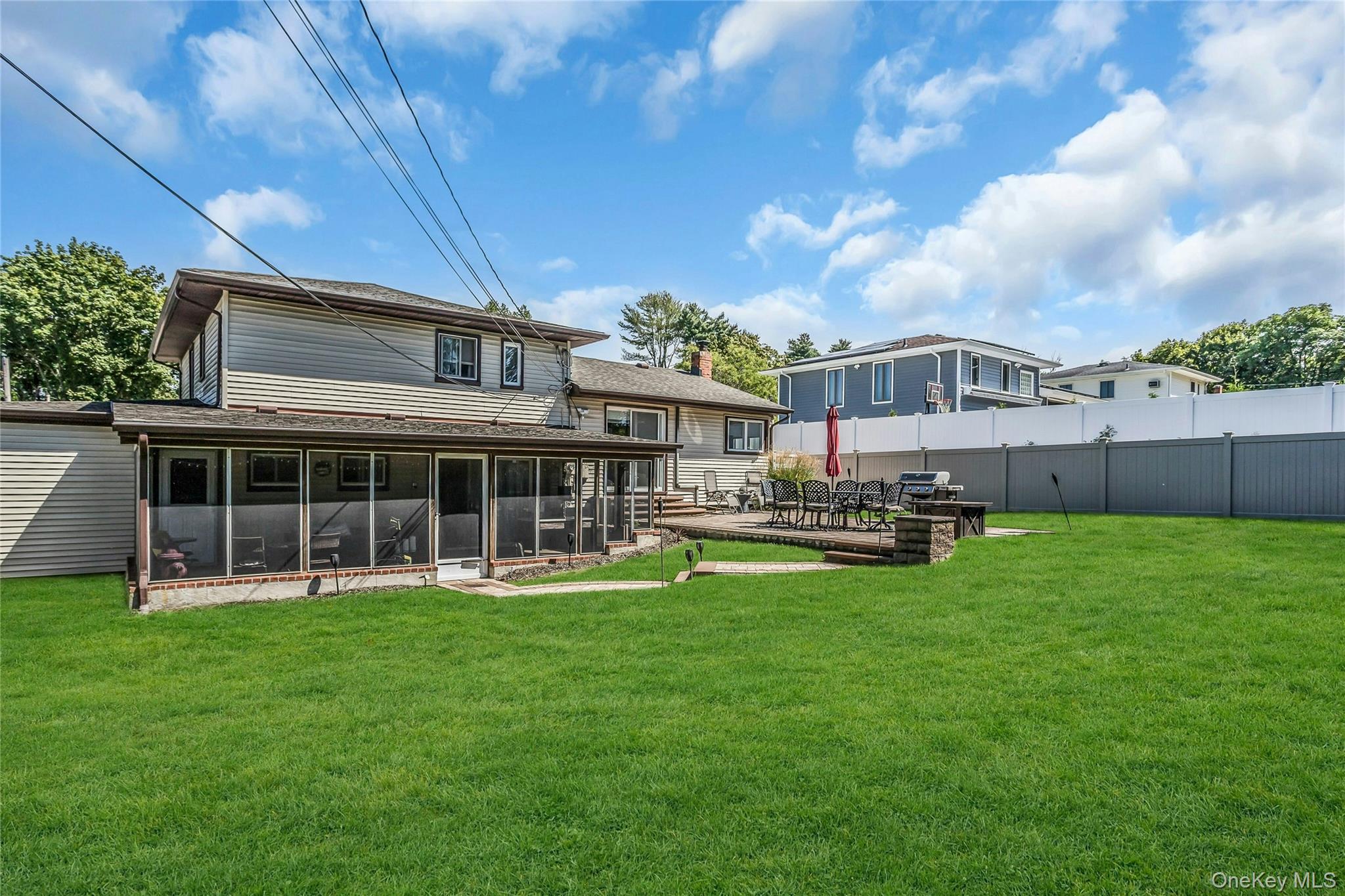 3 Harrow Lane, Old Bethpage, NY 11804