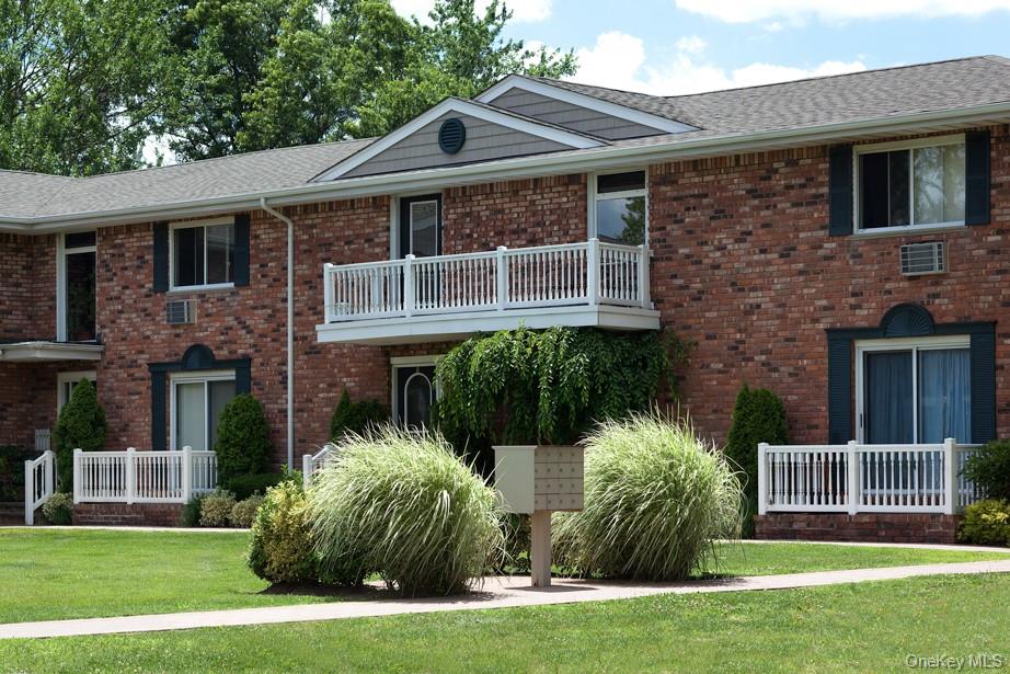 12 Baker Street # 12C, West Babylon, NY 11704