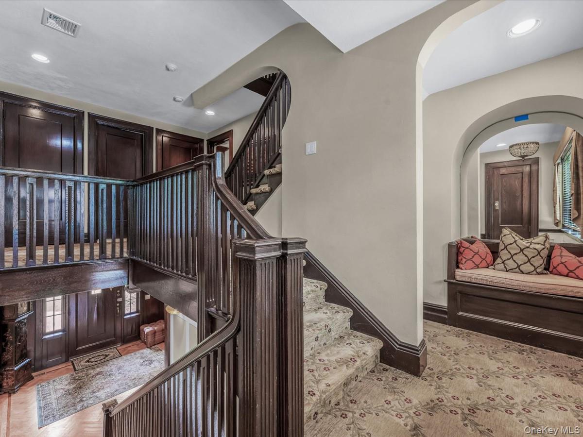 14 Magnolia Drive, Great Neck, NY 11021