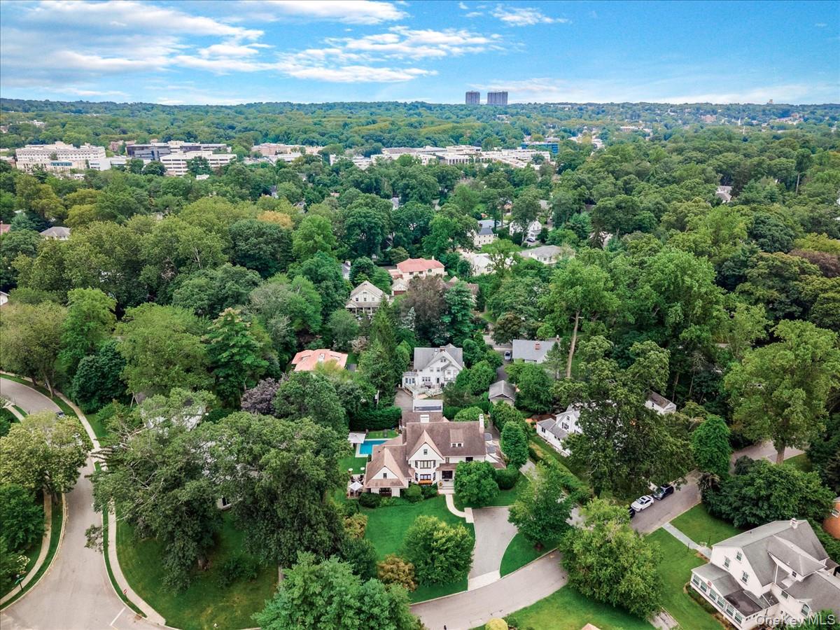 14 Magnolia Drive, Great Neck, NY 11021