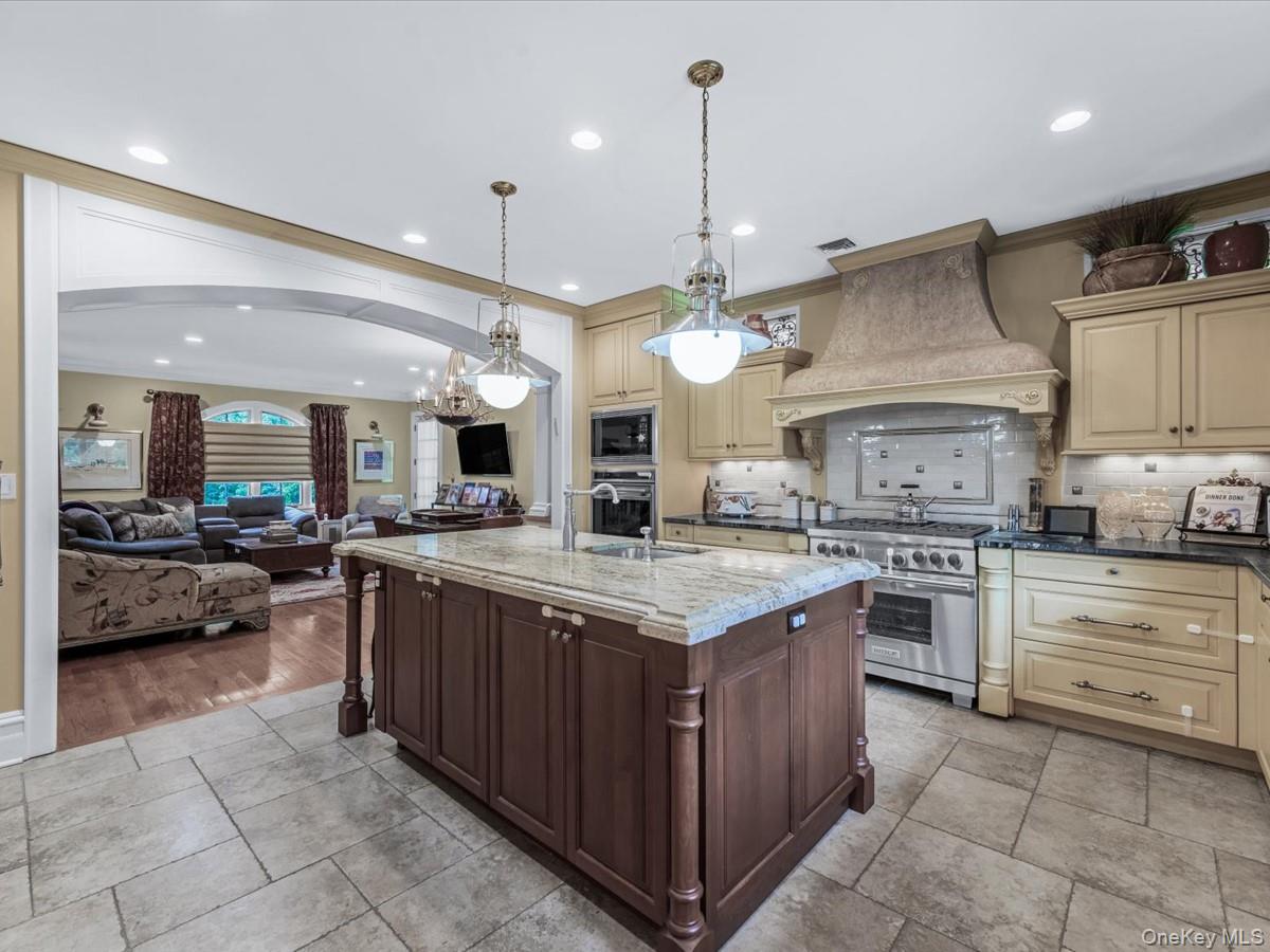 14 Magnolia Drive, Great Neck, NY 11021