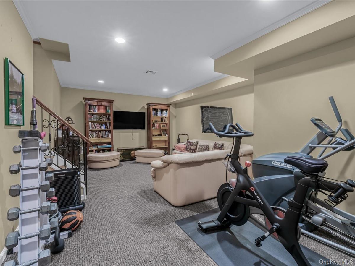 14 Magnolia Drive, Great Neck, NY 11021