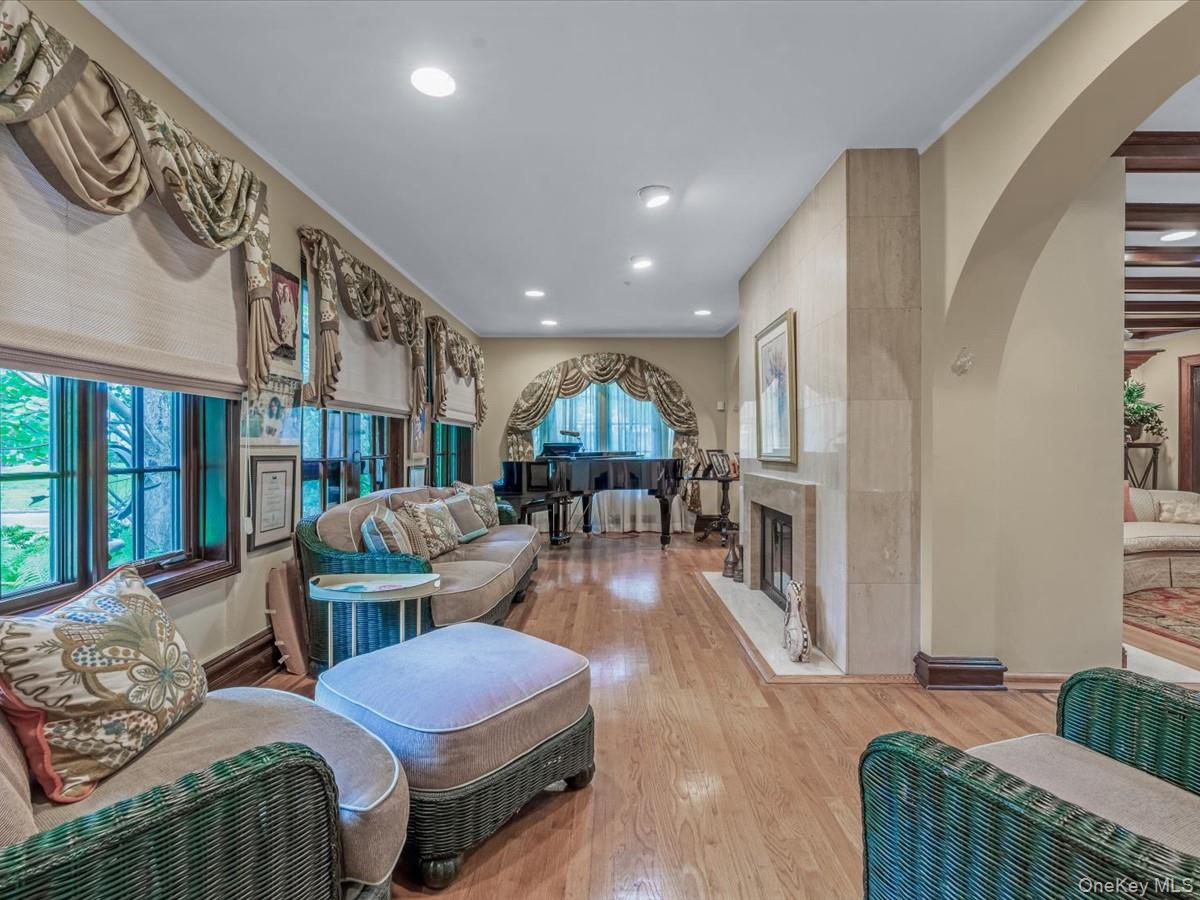 14 Magnolia Drive, Great Neck, NY 11021