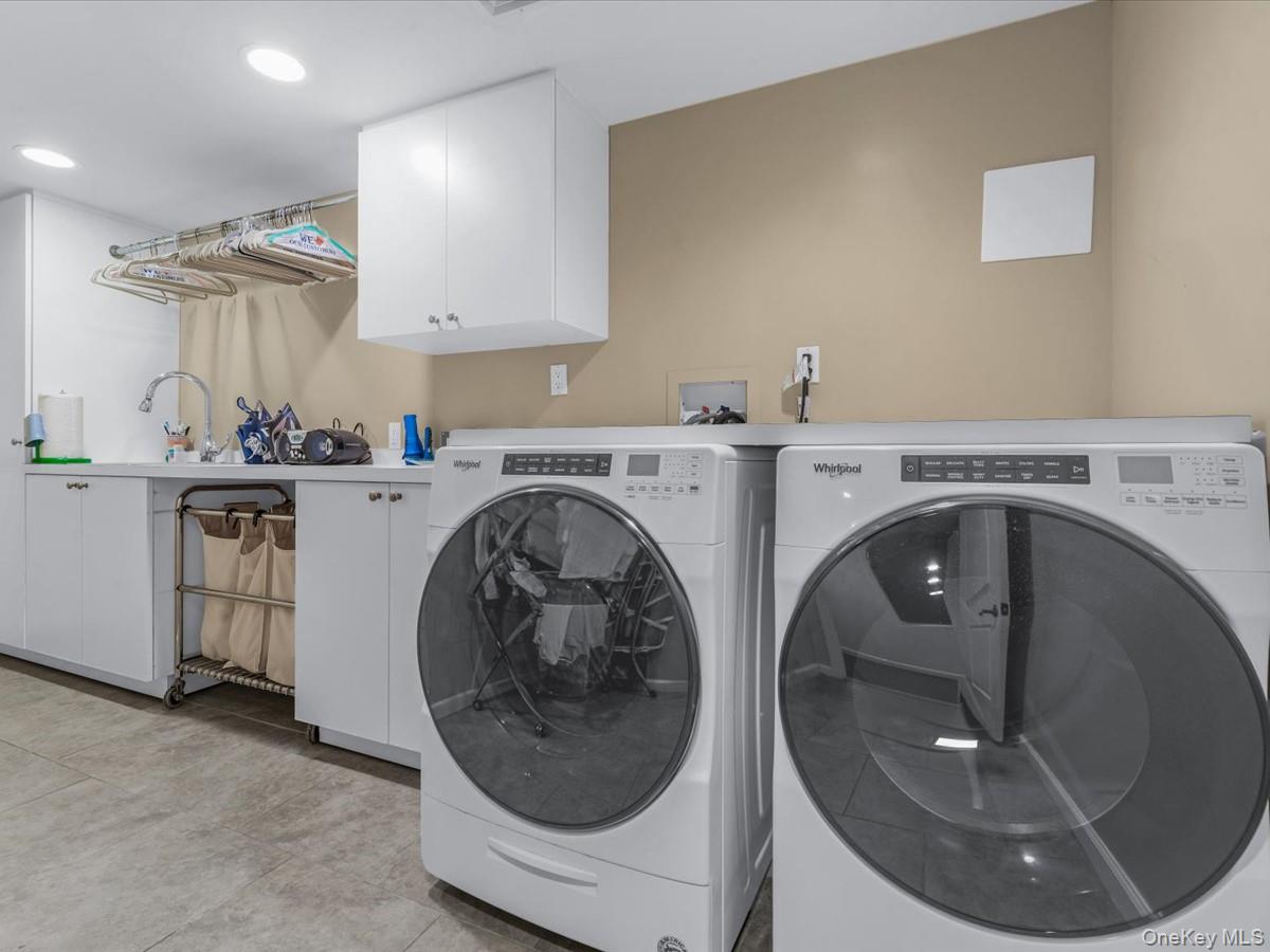 14 Magnolia Drive, Great Neck, NY 11021