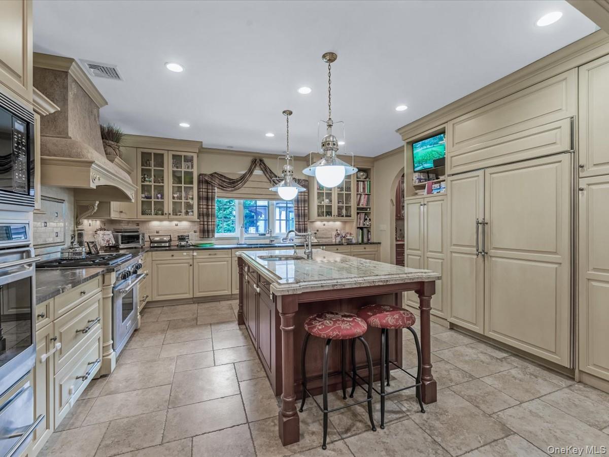 14 Magnolia Drive, Great Neck, NY 11021