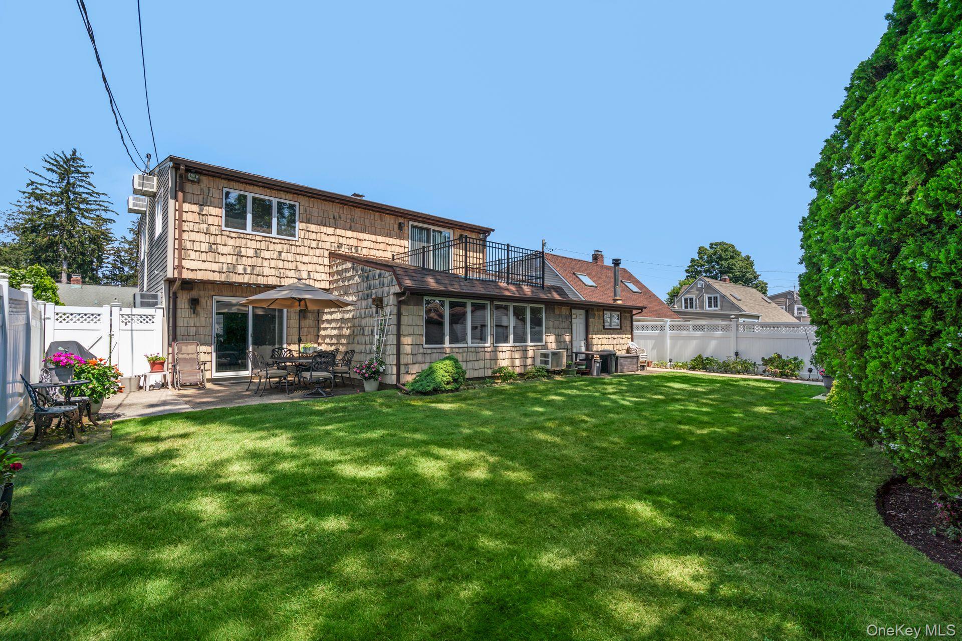 12 Coachman Lane, Levittown, NY 11756