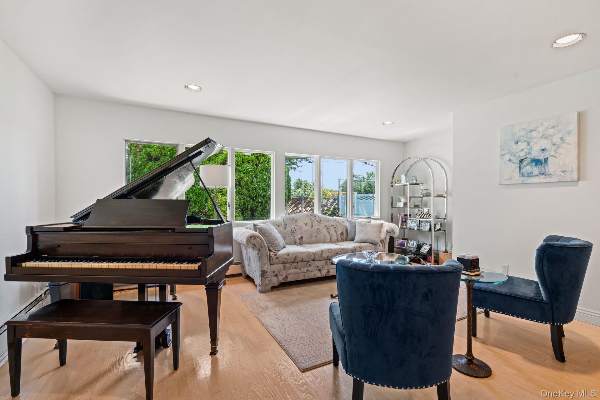 12 Coachman Lane, Levittown, NY 11756