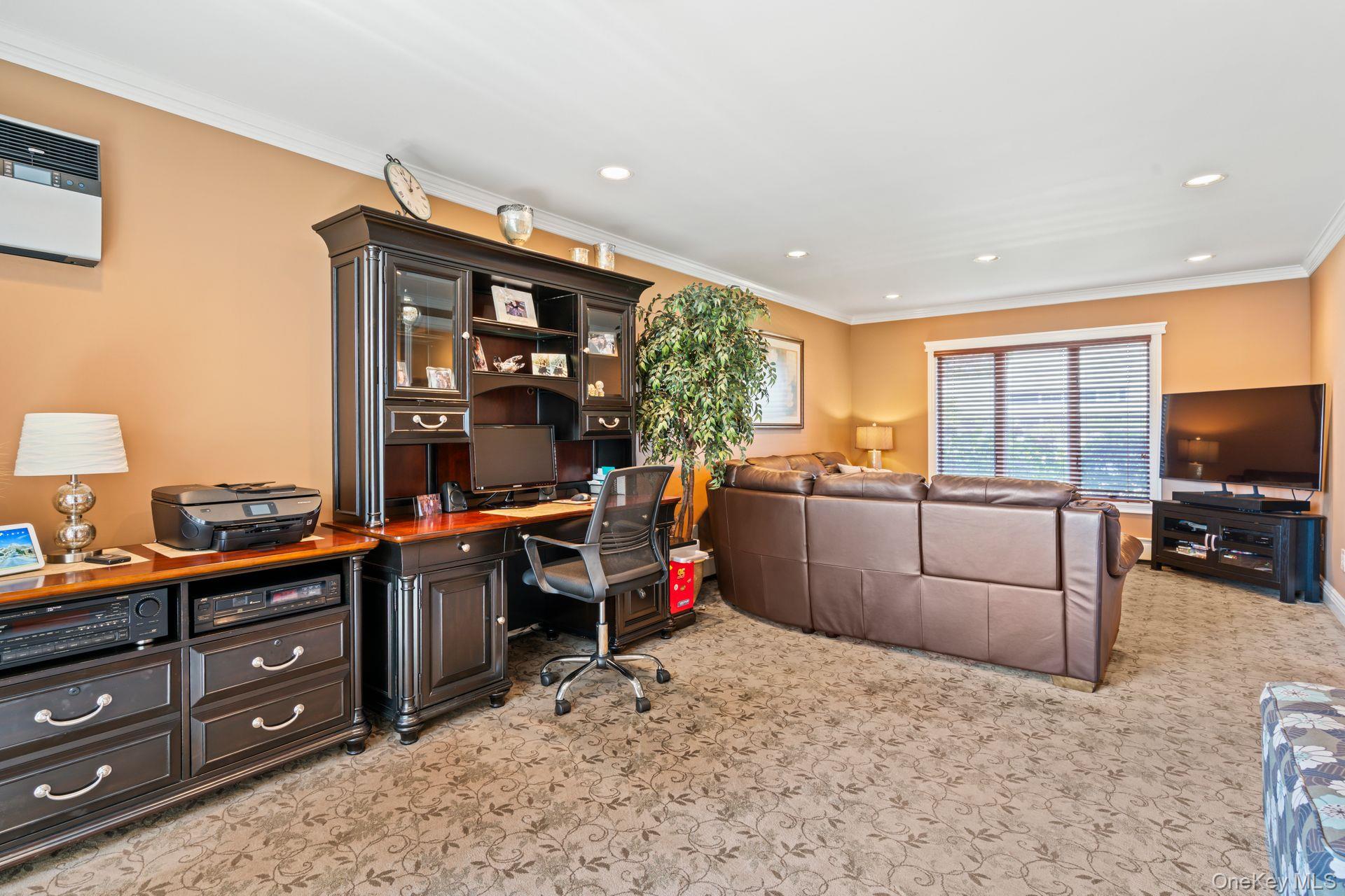 12 Coachman Lane, Levittown, NY 11756