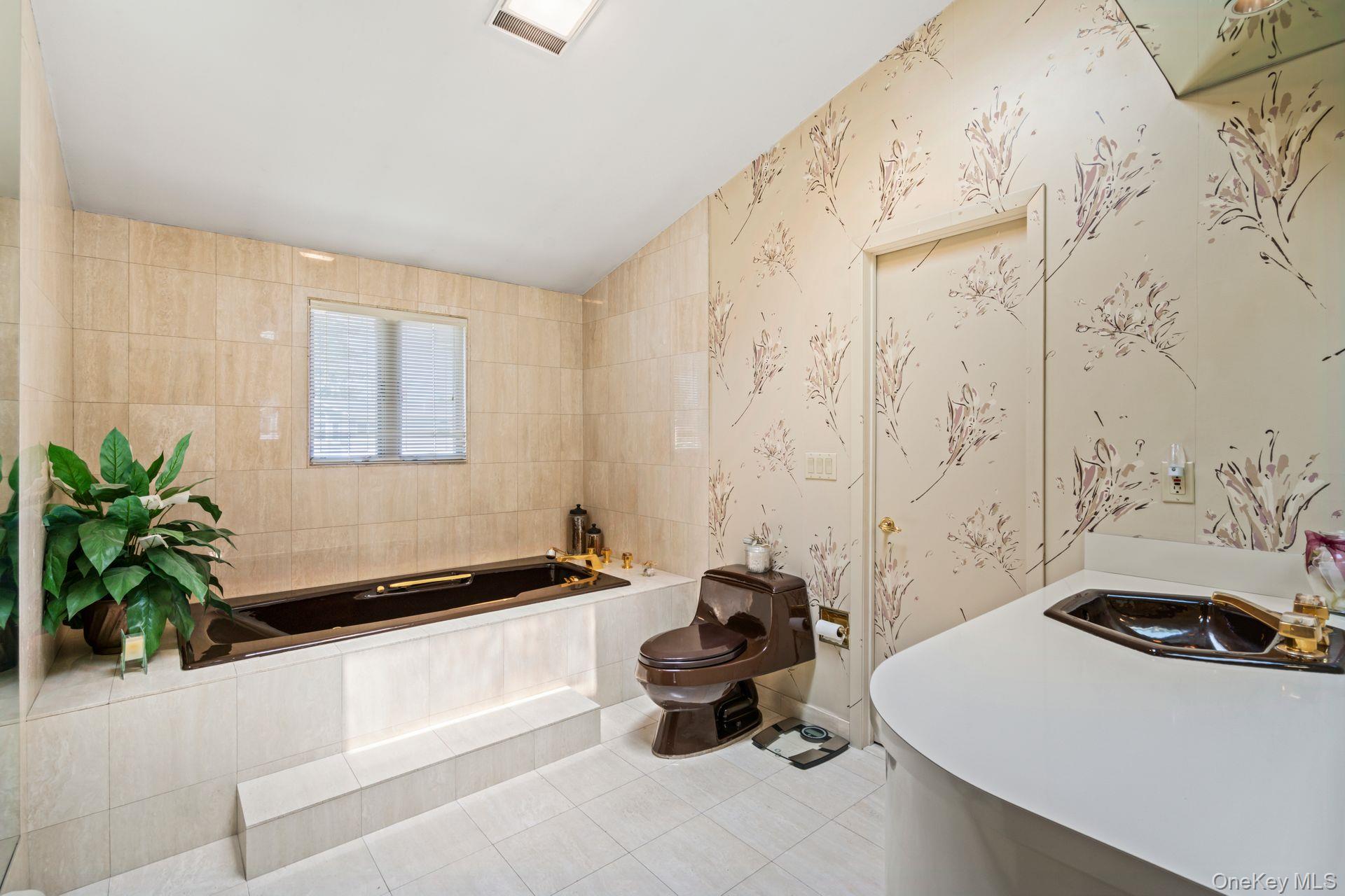 12 Coachman Lane, Levittown, NY 11756