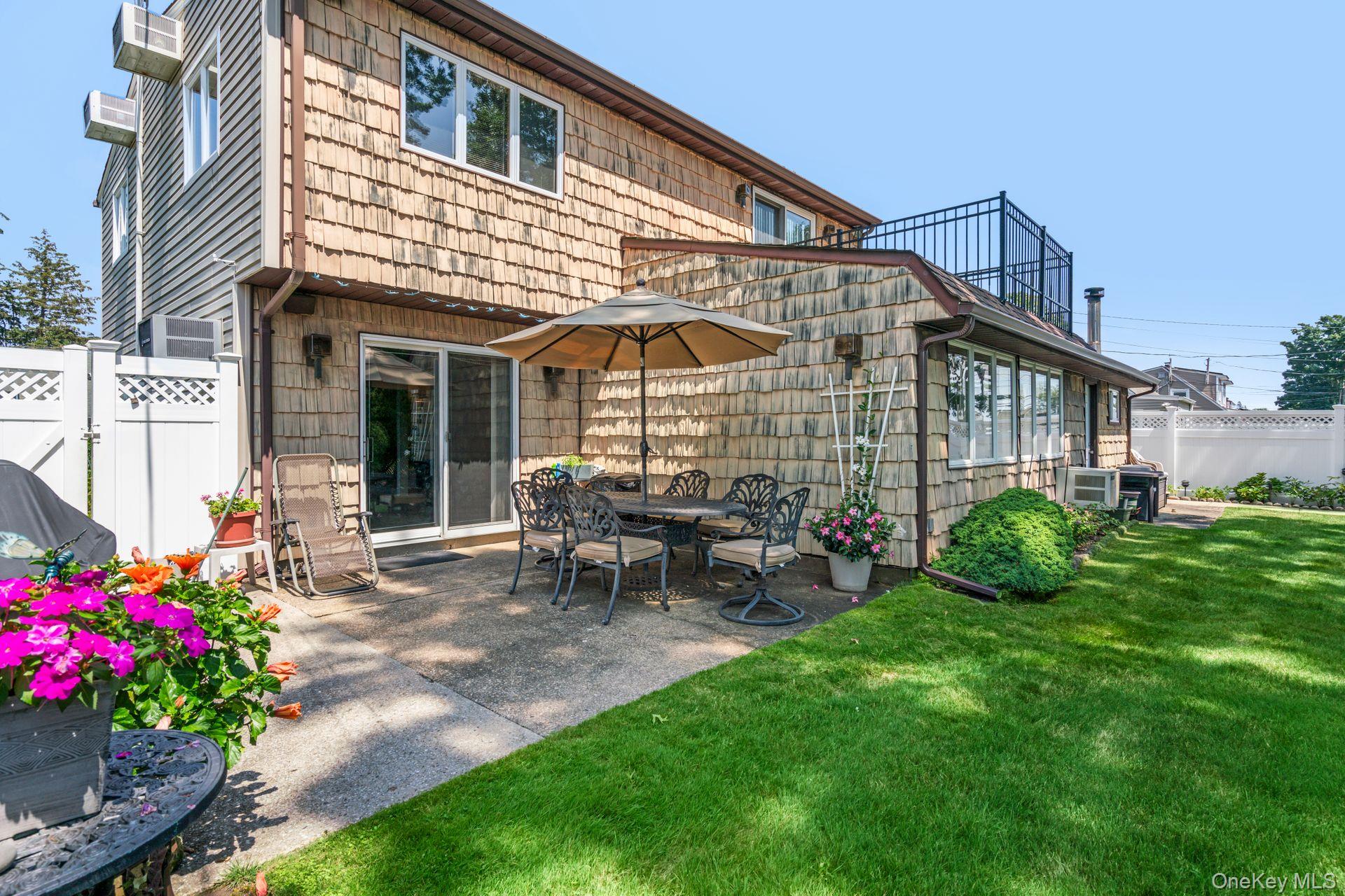 12 Coachman Lane, Levittown, NY 11756