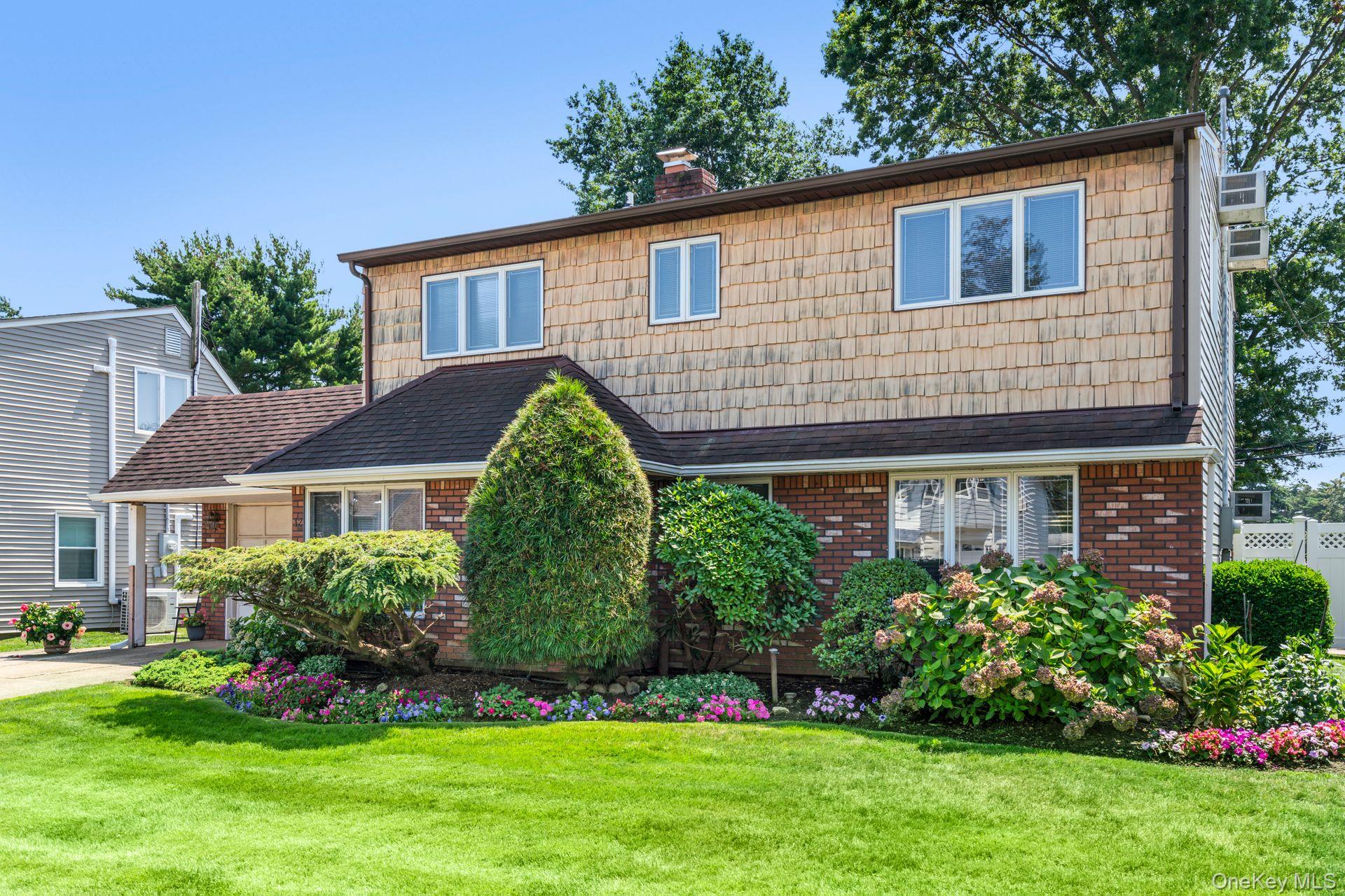 12 Coachman Lane, Levittown, NY 11756