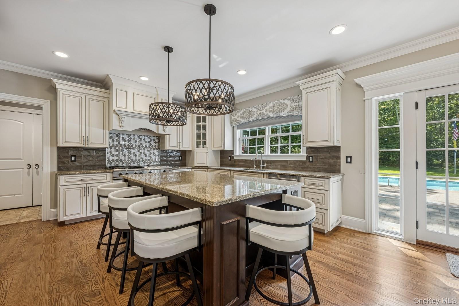 33 Bacon Road, Head Of The Harbor, NY 11780