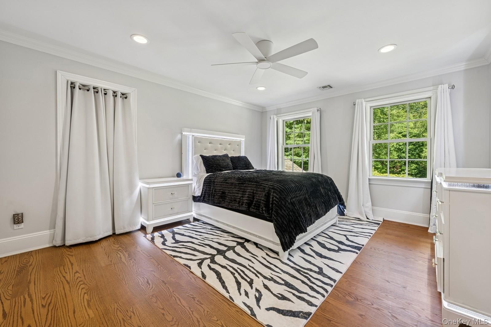 33 Bacon Road, Head Of The Harbor, NY 11780