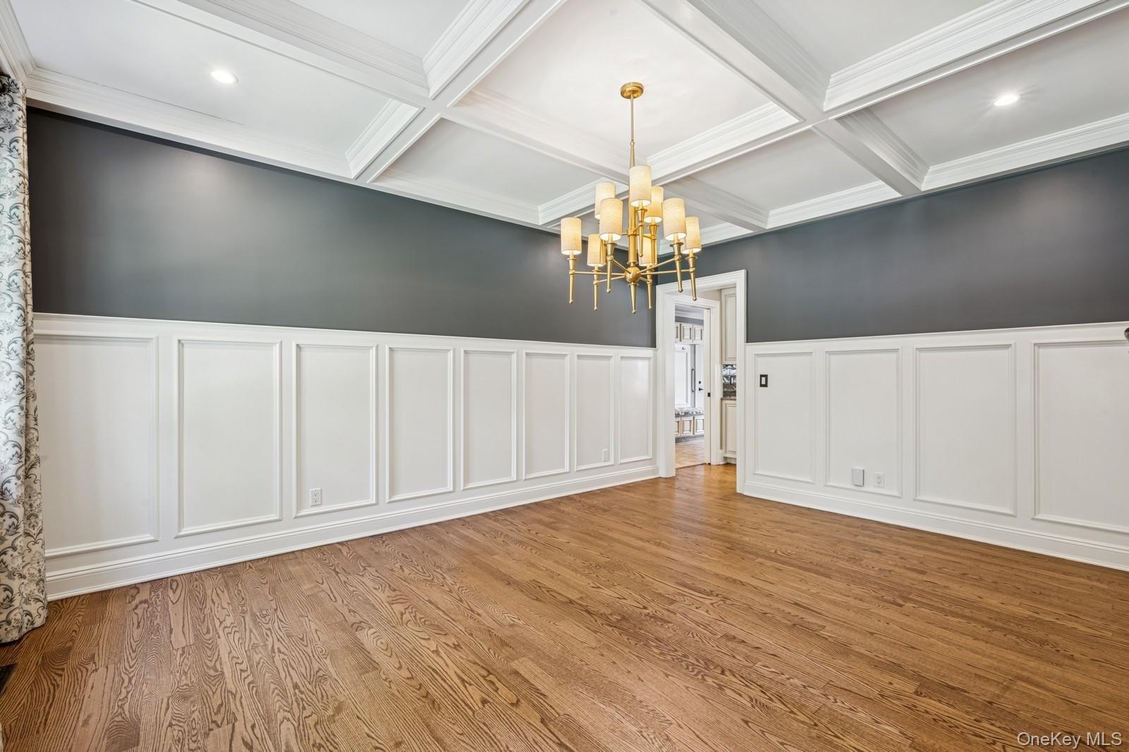 33 Bacon Road, Head Of The Harbor, NY 11780