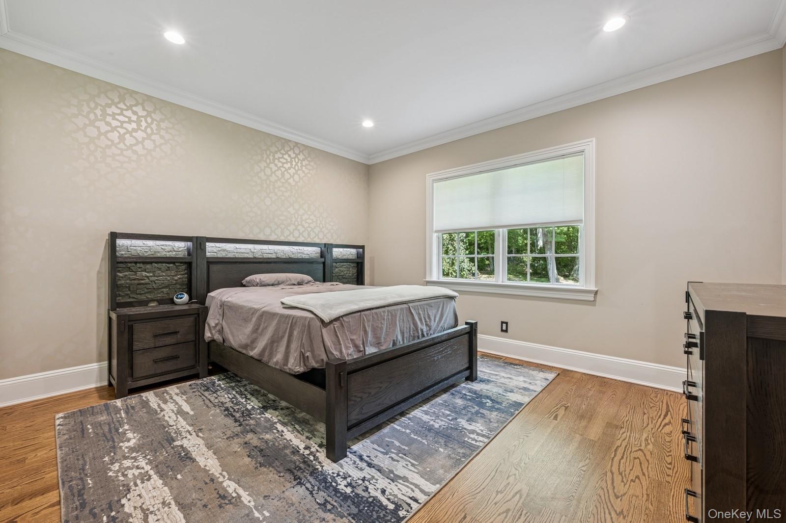 33 Bacon Road, Head Of The Harbor, NY 11780