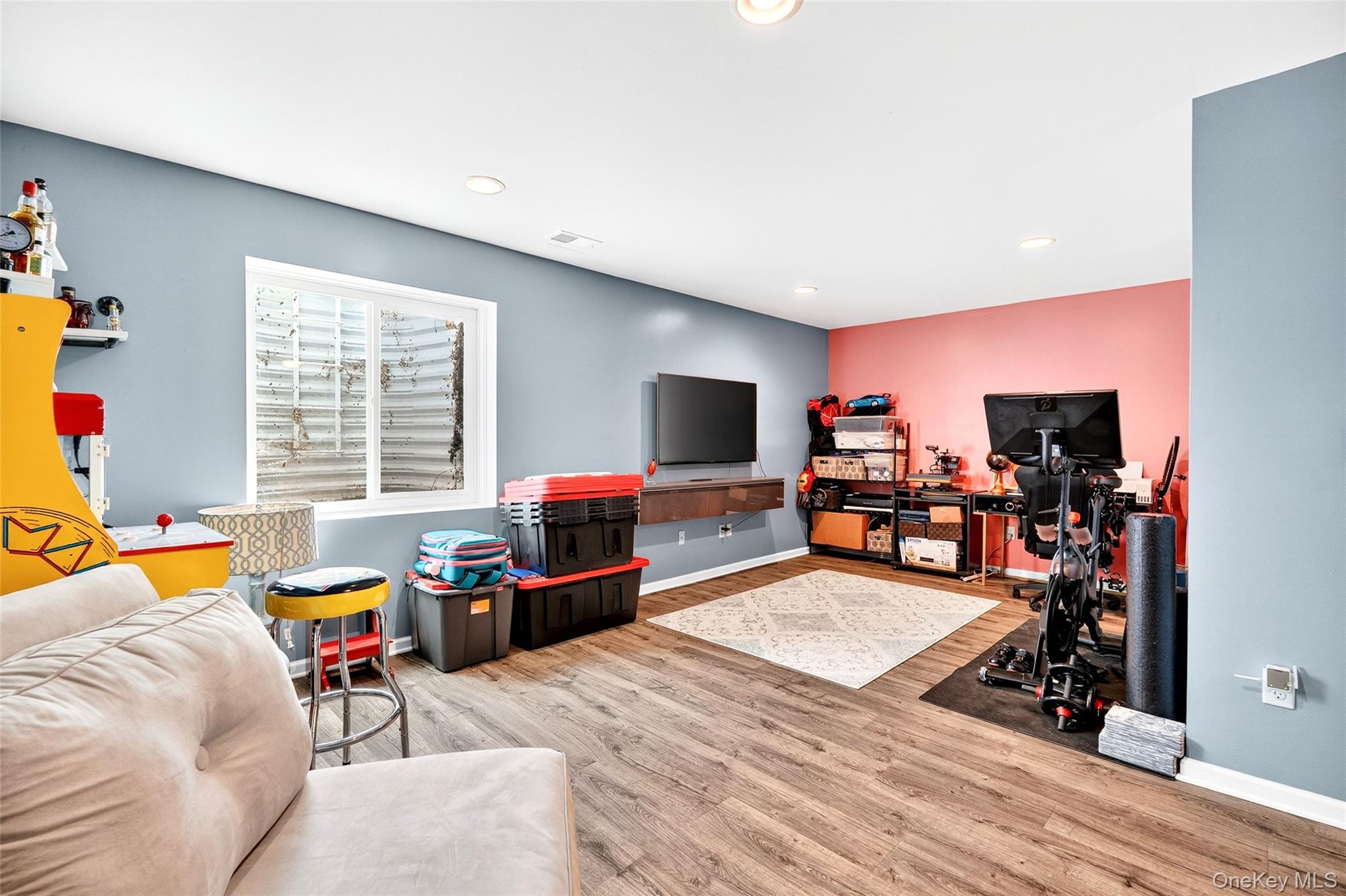 212 Hawthorn Way, New Windsor, NY 12553