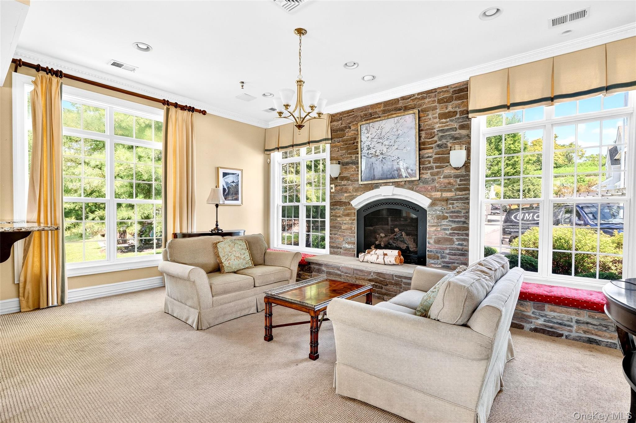 212 Hawthorn Way, New Windsor, NY 12553