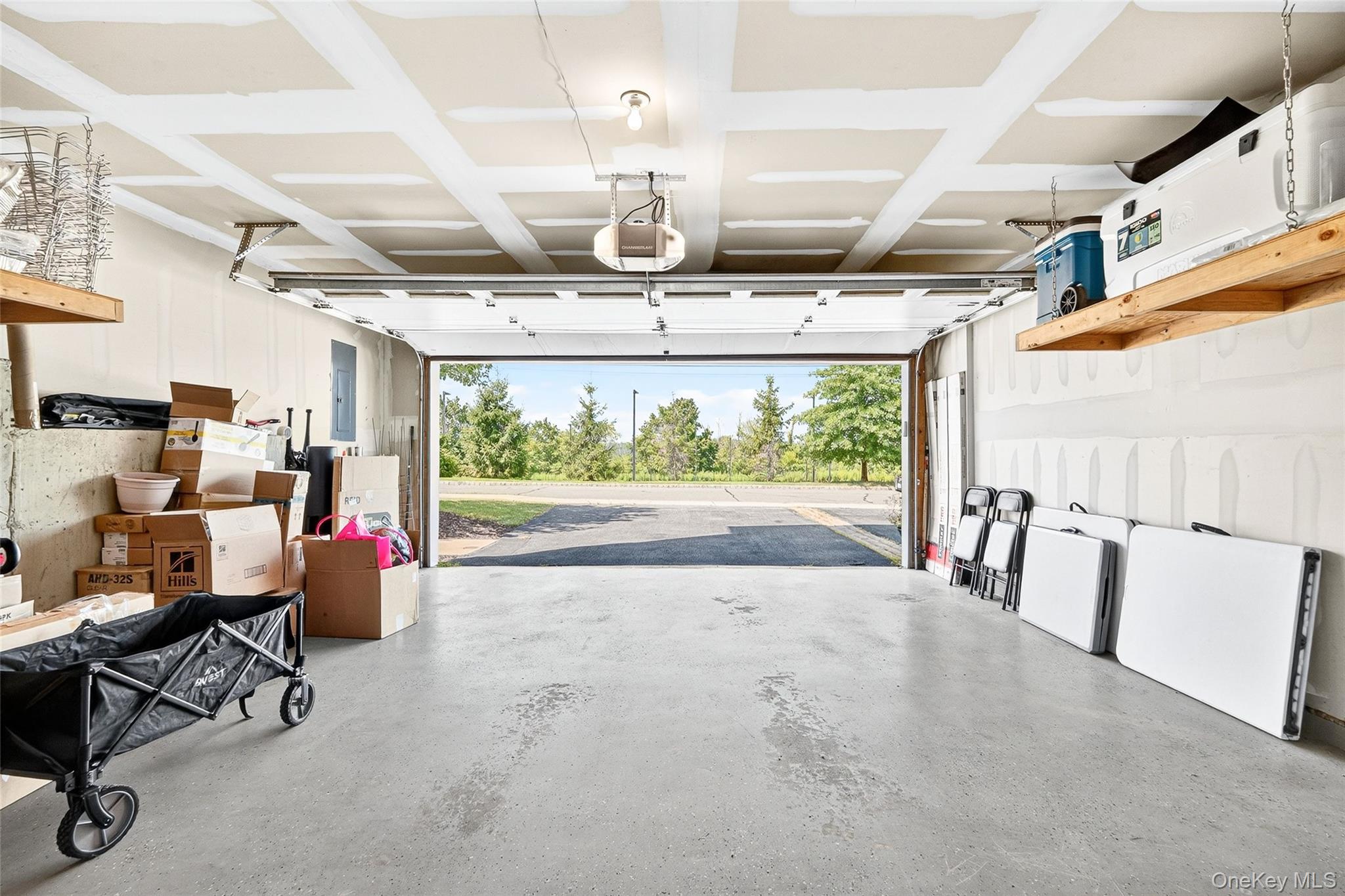 212 Hawthorn Way, New Windsor, NY 12553