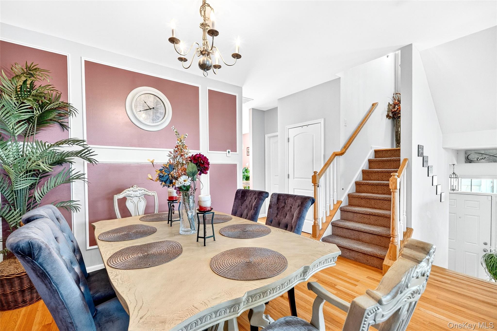 212 Hawthorn Way, New Windsor, NY 12553