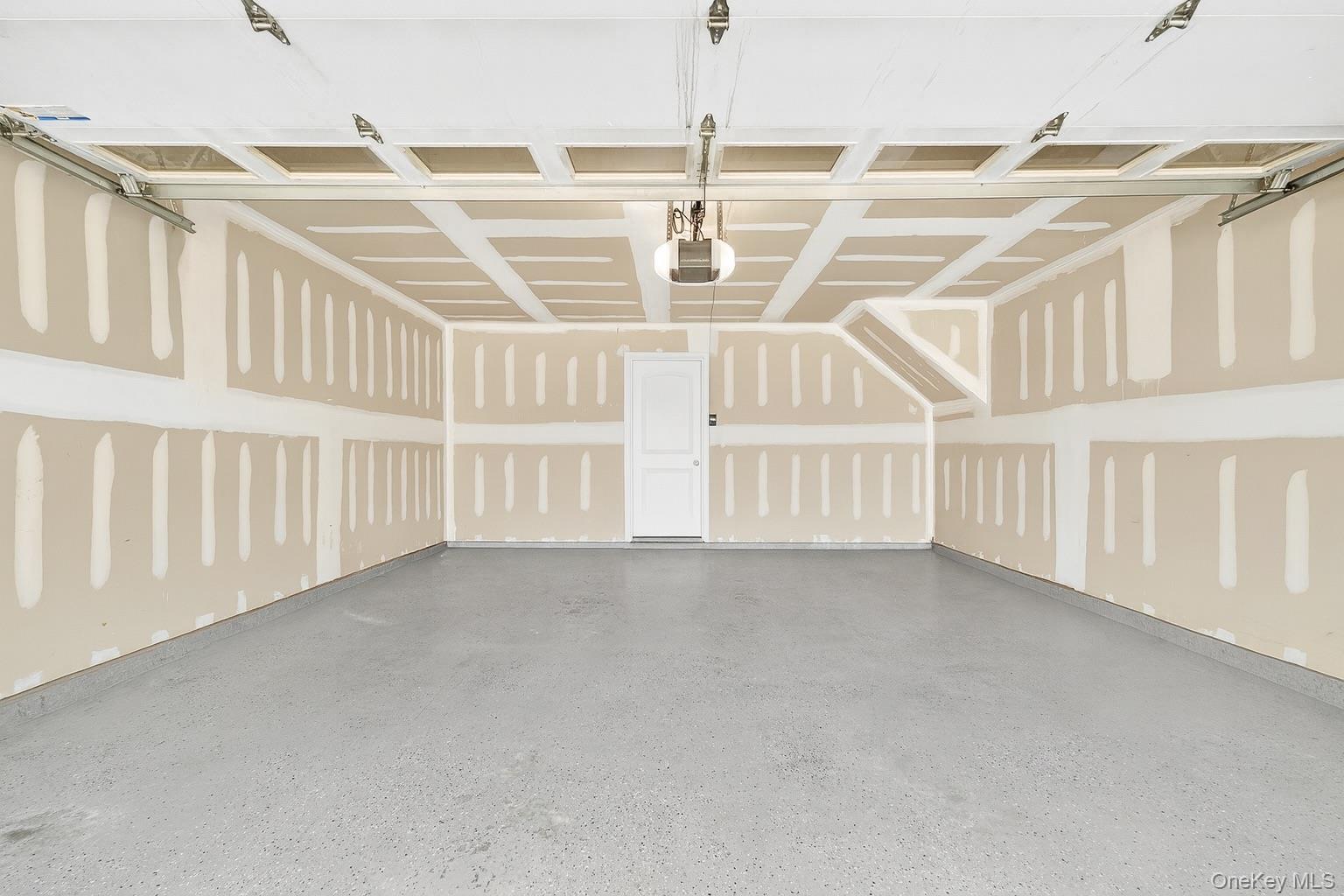 212 Hawthorn Way, New Windsor, NY 12553