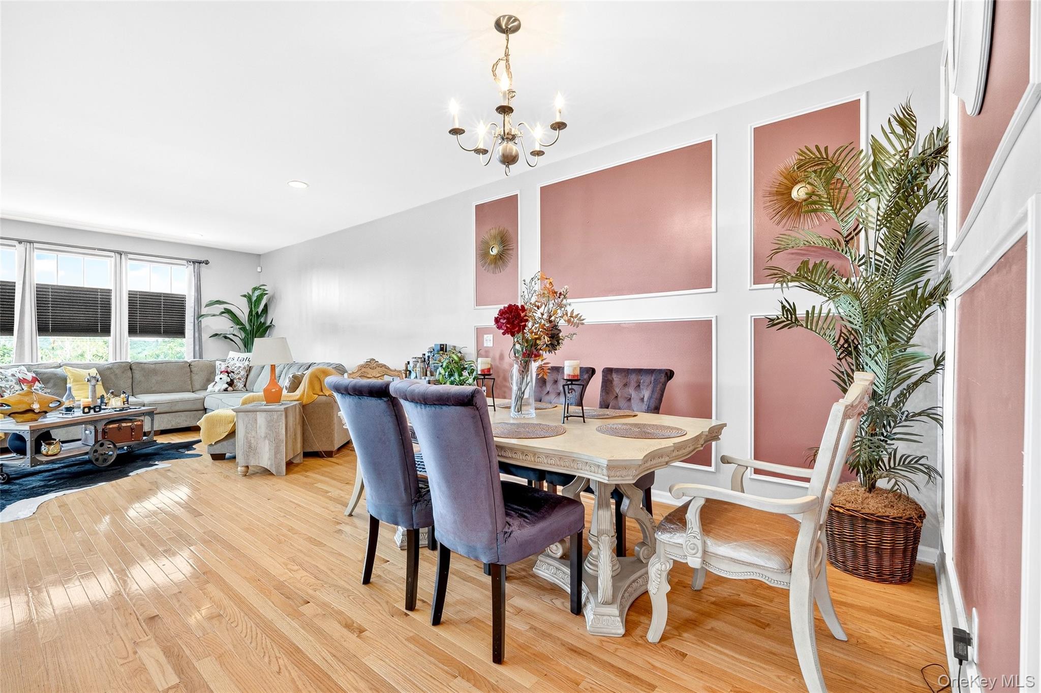 212 Hawthorn Way, New Windsor, NY 12553