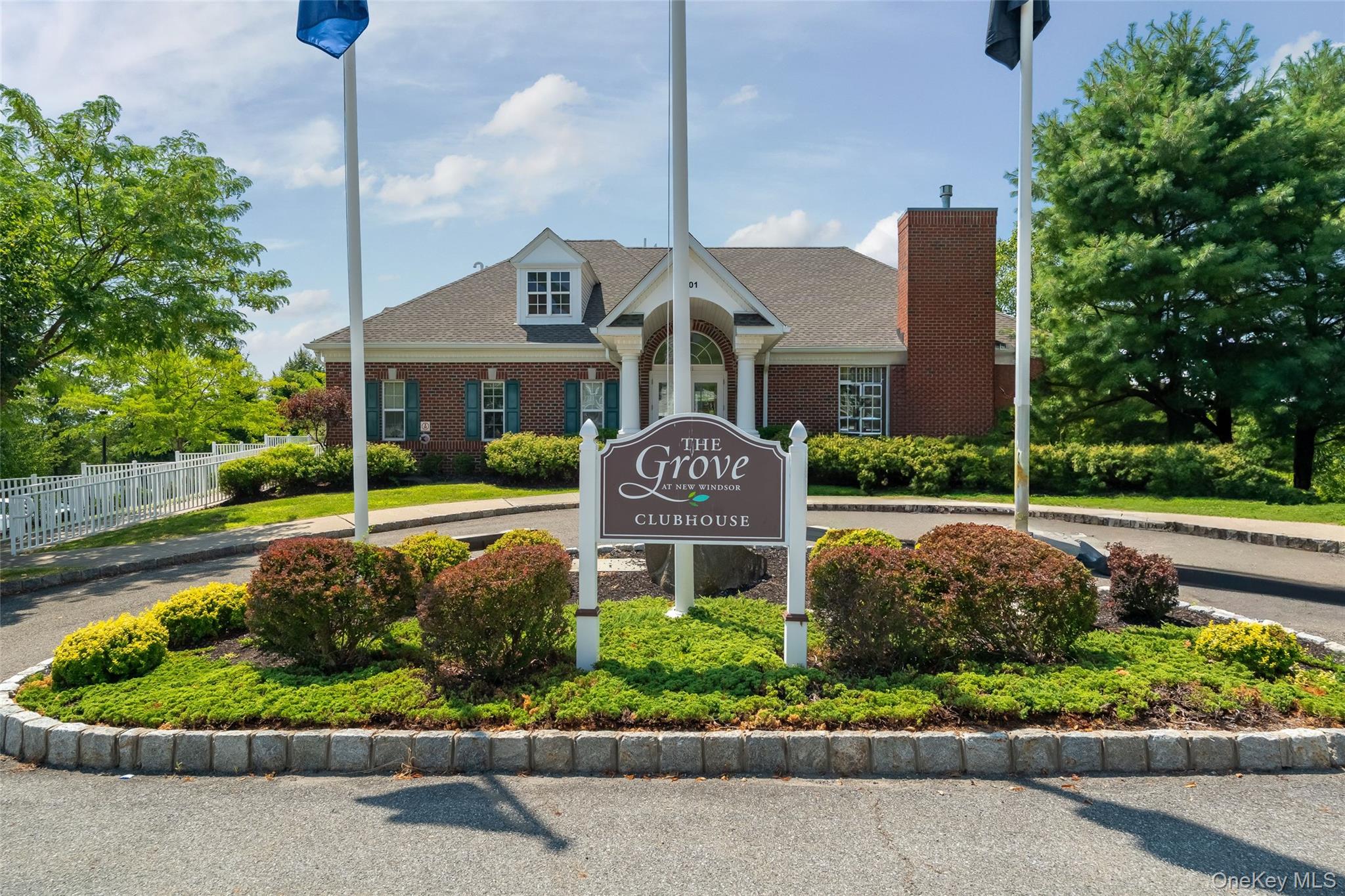 212 Hawthorn Way, New Windsor, NY 12553