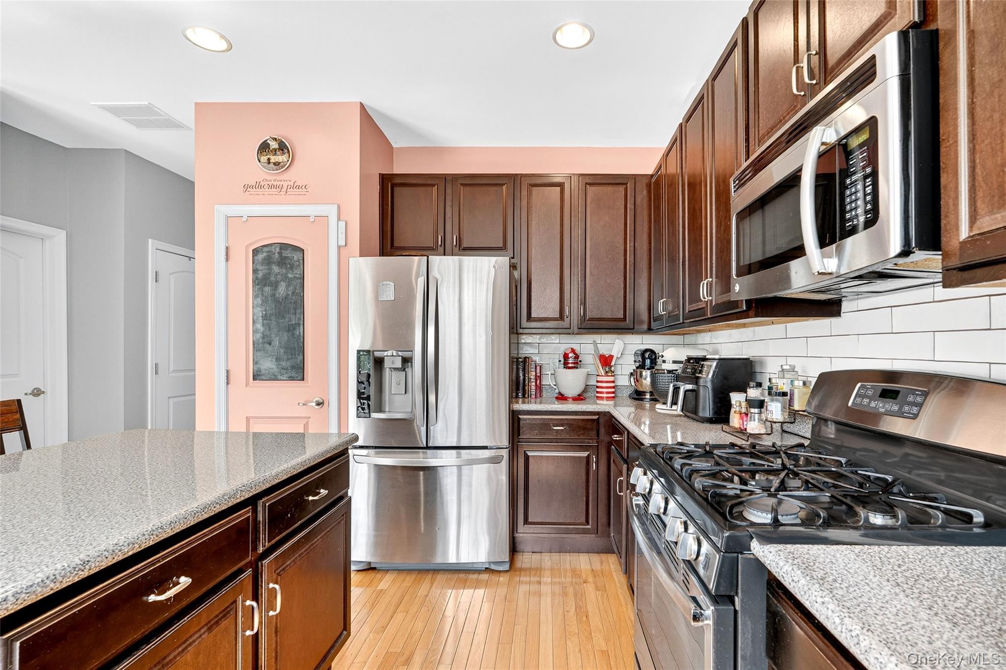 212 Hawthorn Way, New Windsor, NY 12553