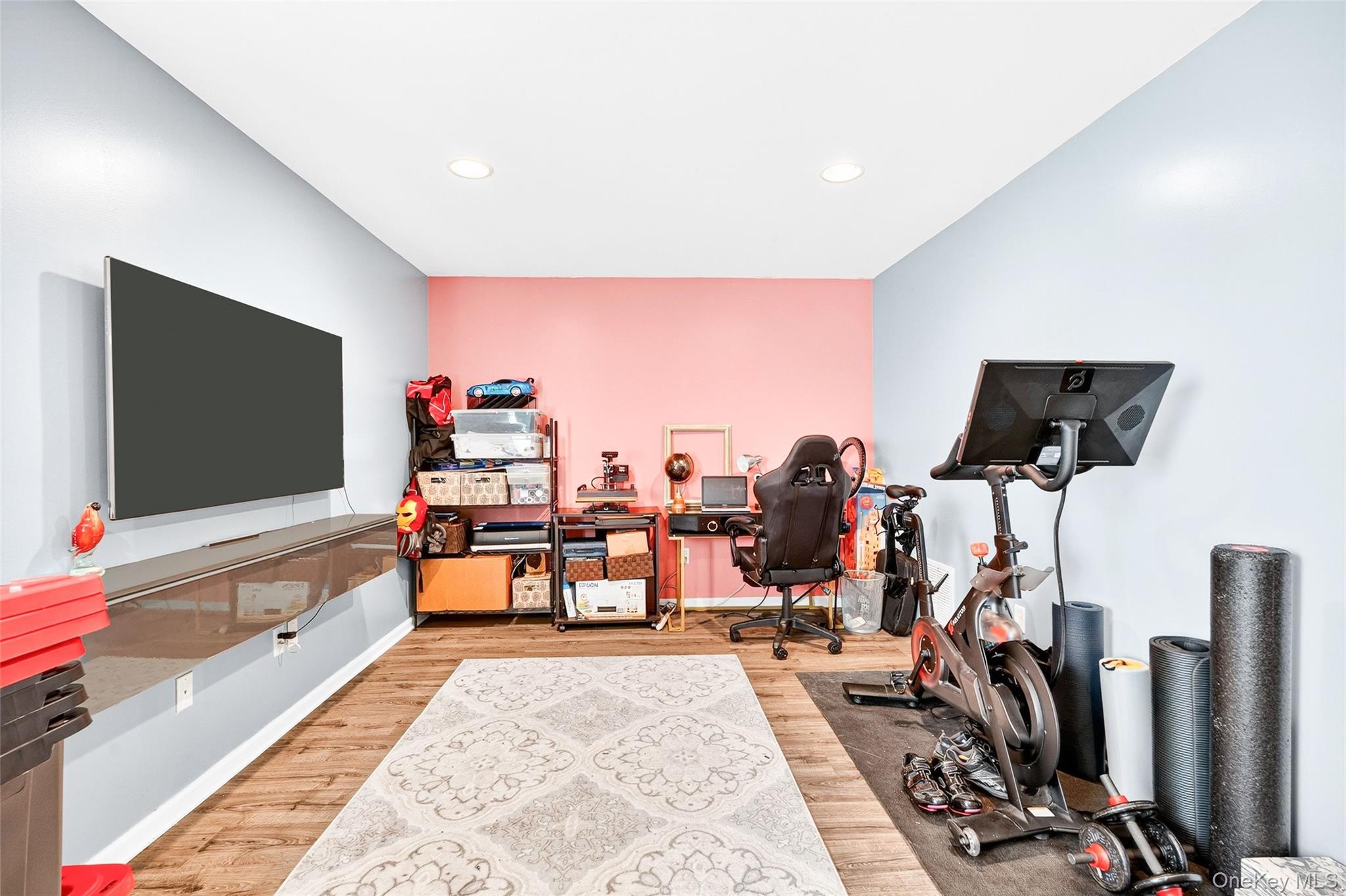 212 Hawthorn Way, New Windsor, NY 12553