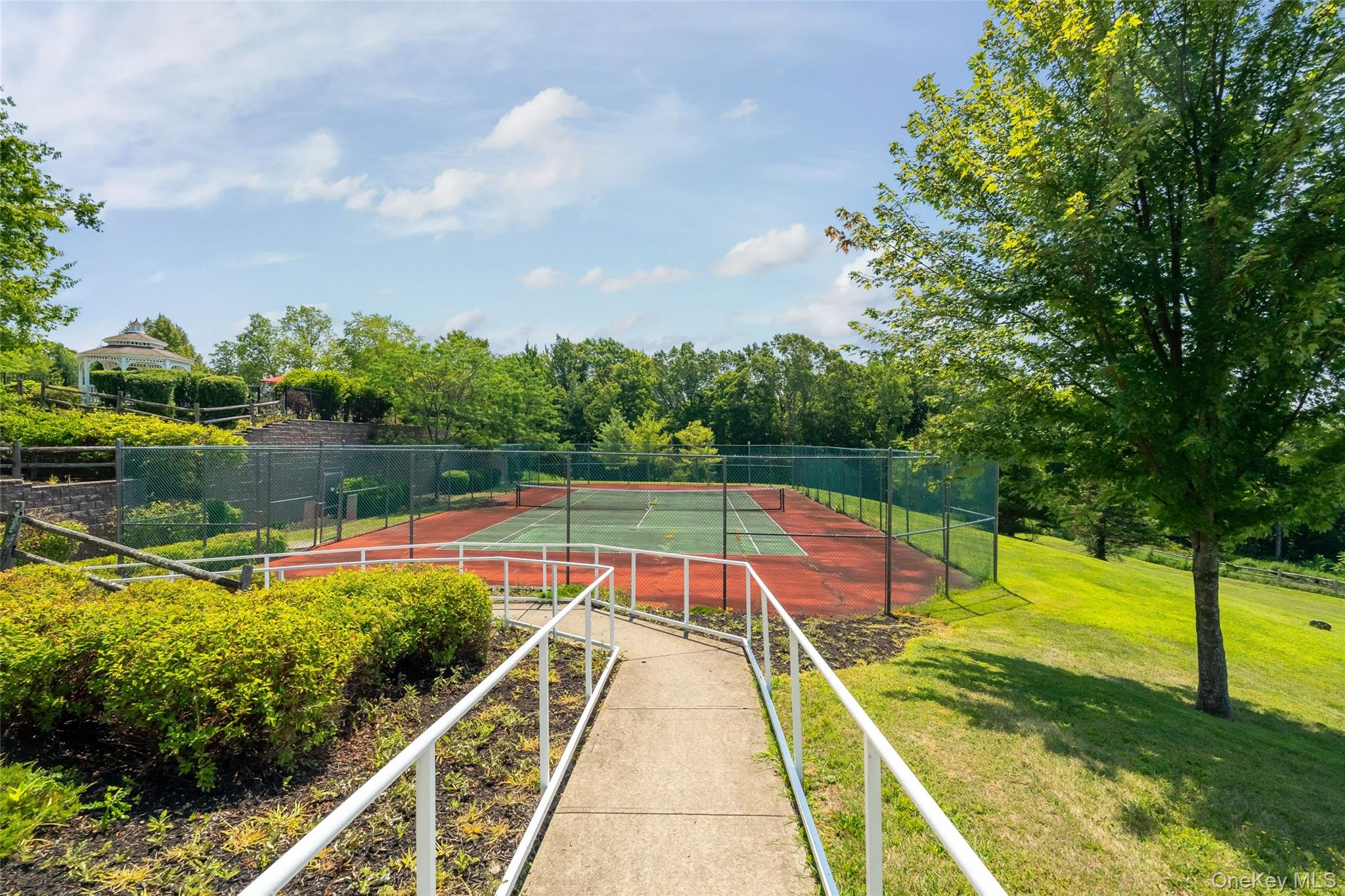 212 Hawthorn Way, New Windsor, NY 12553